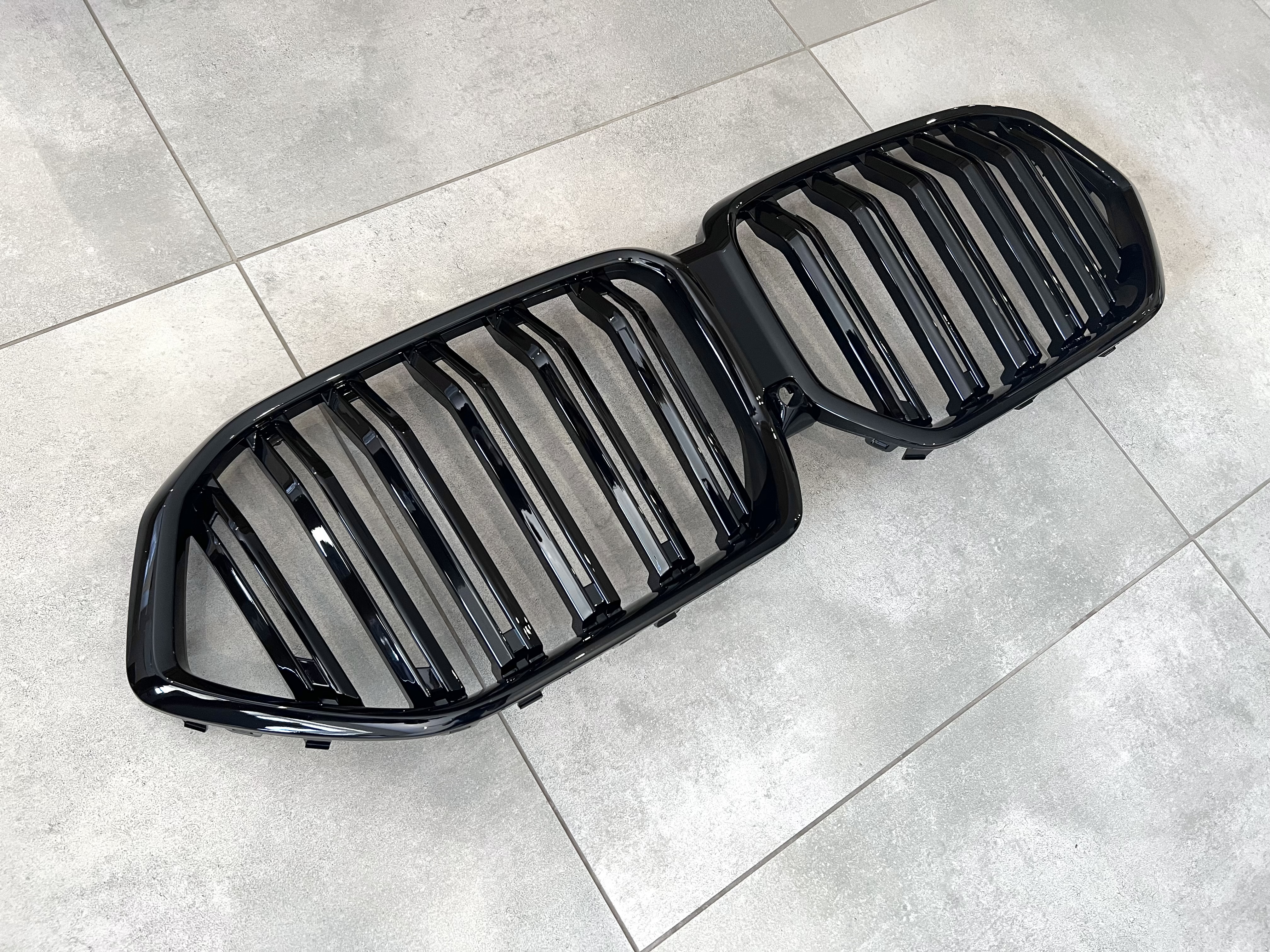 Решітка радіатора ніздрі стиль Х6M F96 для BMW X6 G06 2019- чорний глянець 3