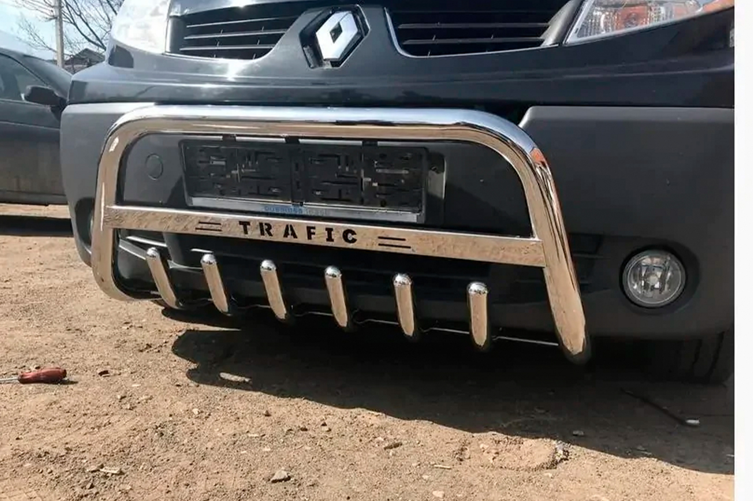 Кенгурятник WT004 з написом Trafic (нерж.) 5 зубів 2