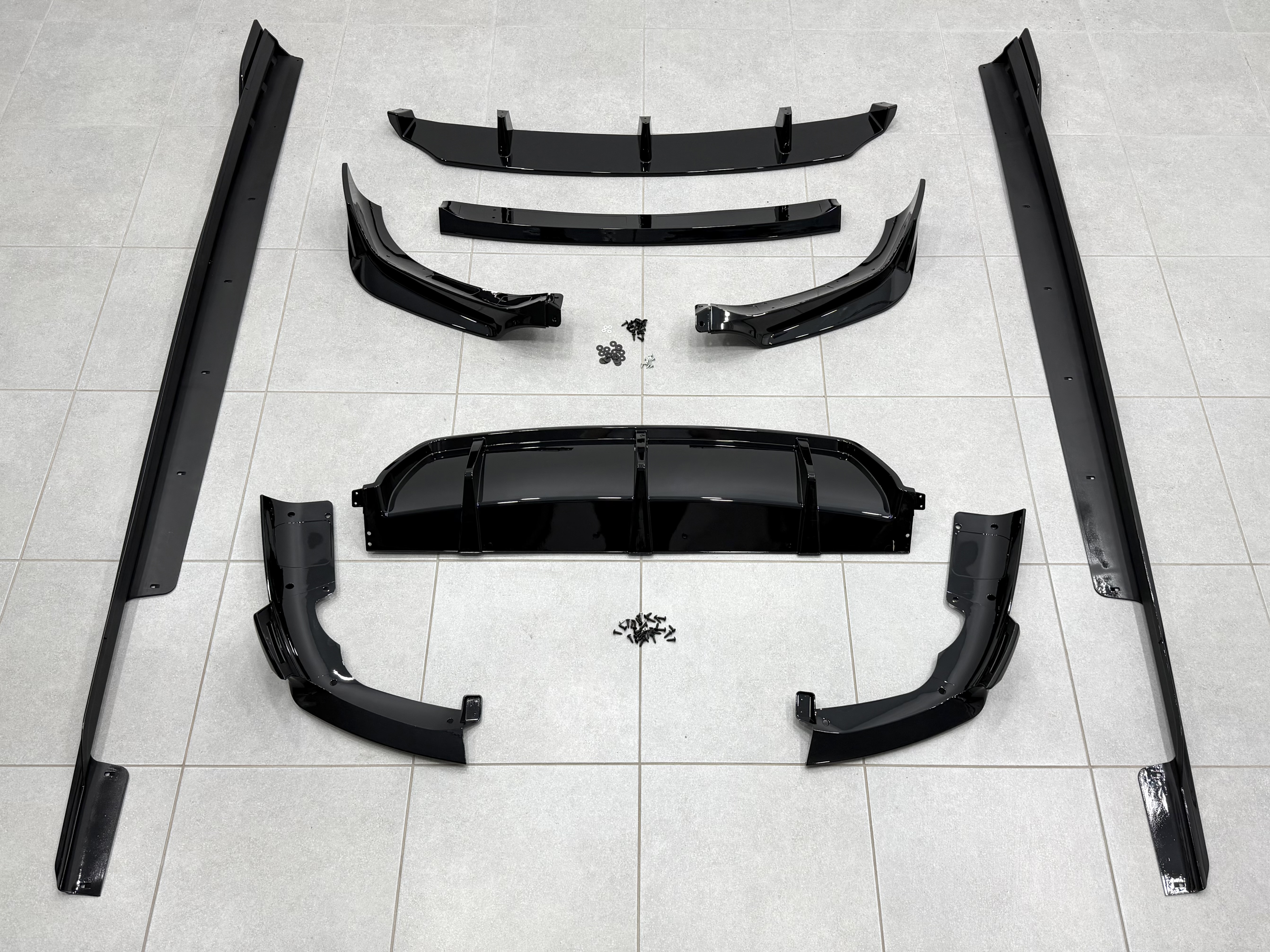 Комплект обвісу M paket Paradigm Black Knight для BMW X6 G06 2018-2022, колір чорний глянець 2