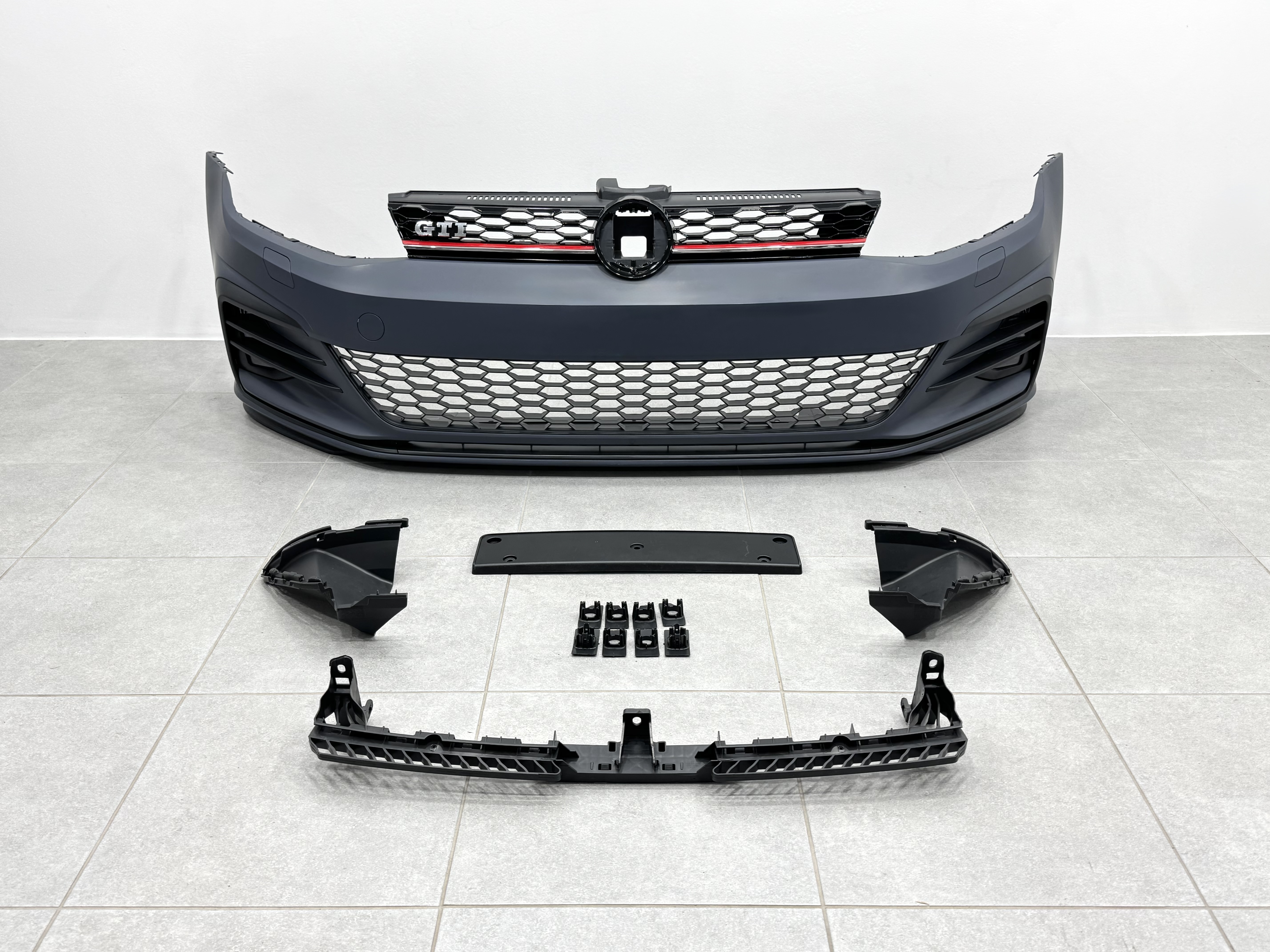 Передній бампер GTI Volkswagen Golf 7.5 2017-2021 2