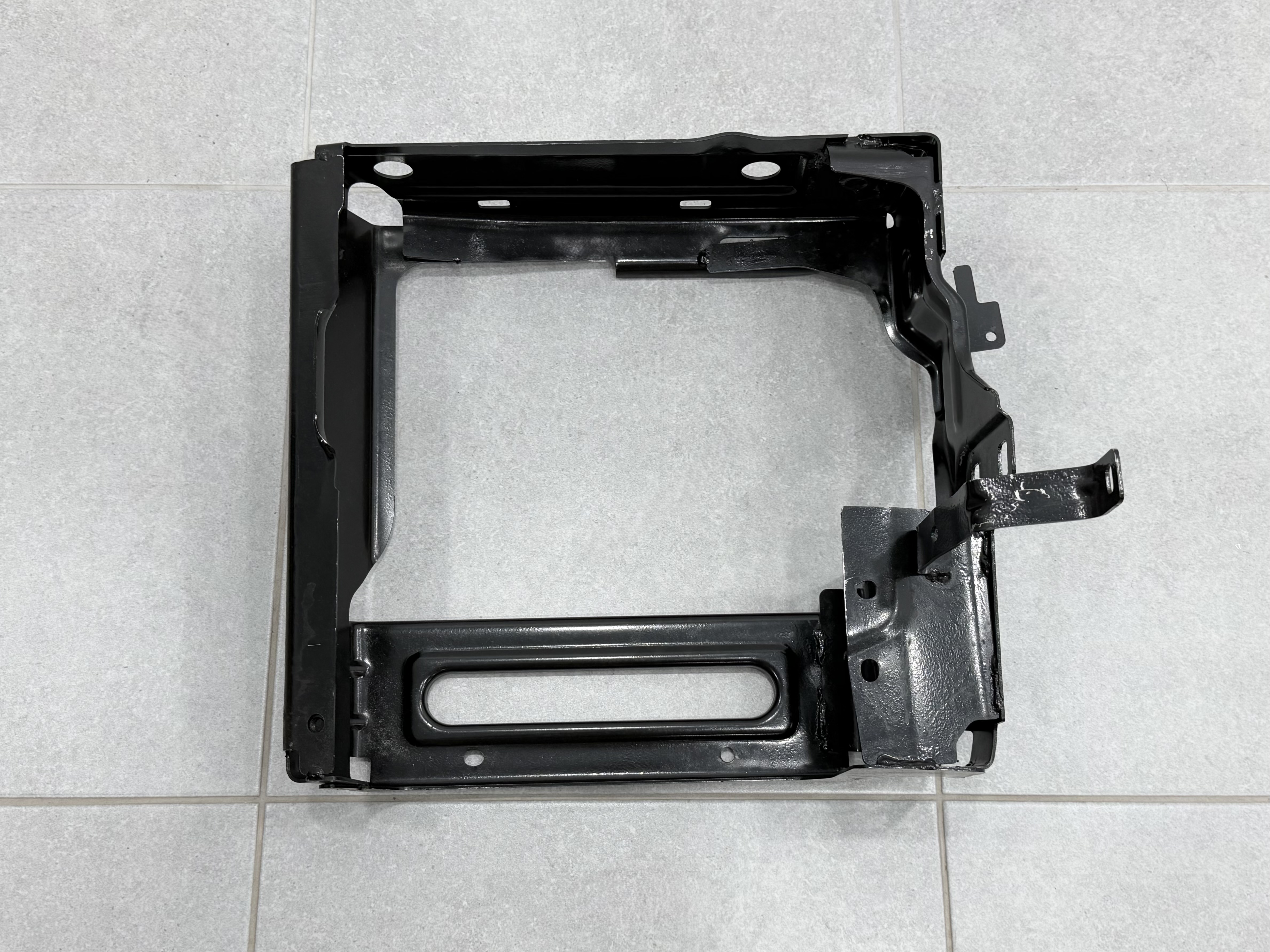 Кронштейн підсилювач переднього бампера правий 51117421884 для BMW X5 G05 4