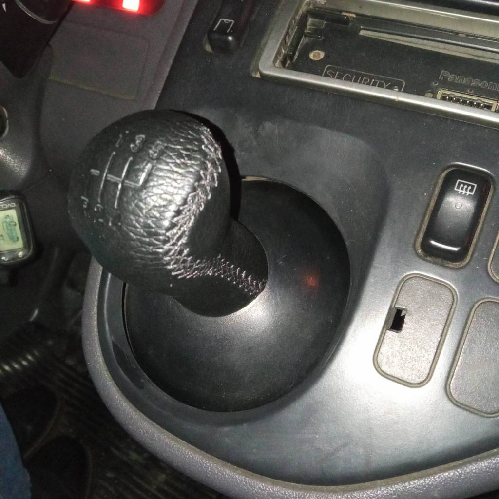 Ручка КПП (шкіра)