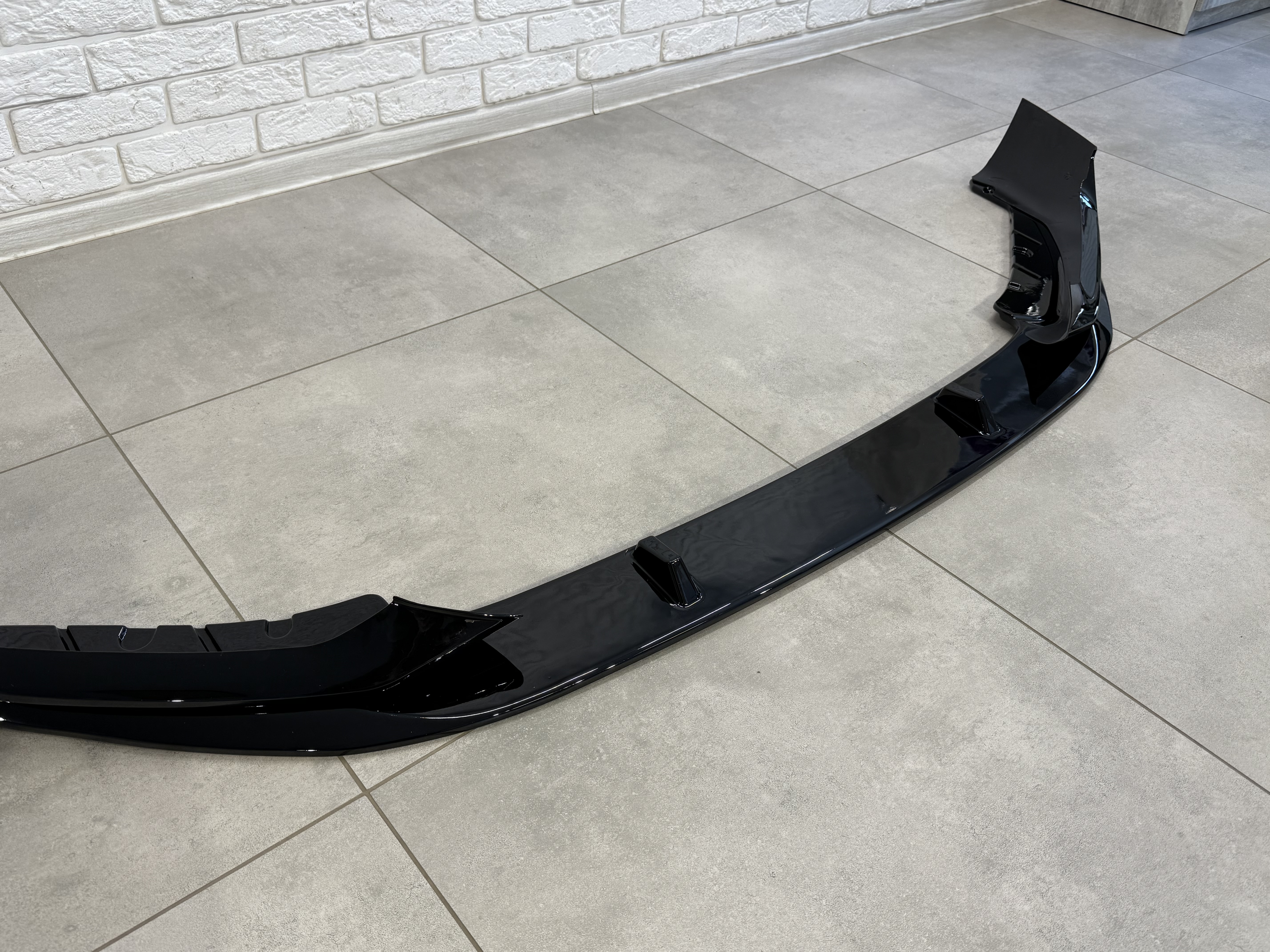 Накладка переднього бампера M Performance BMW 5 series G30 G31 LCI 2020-2023, чорний глянець 4