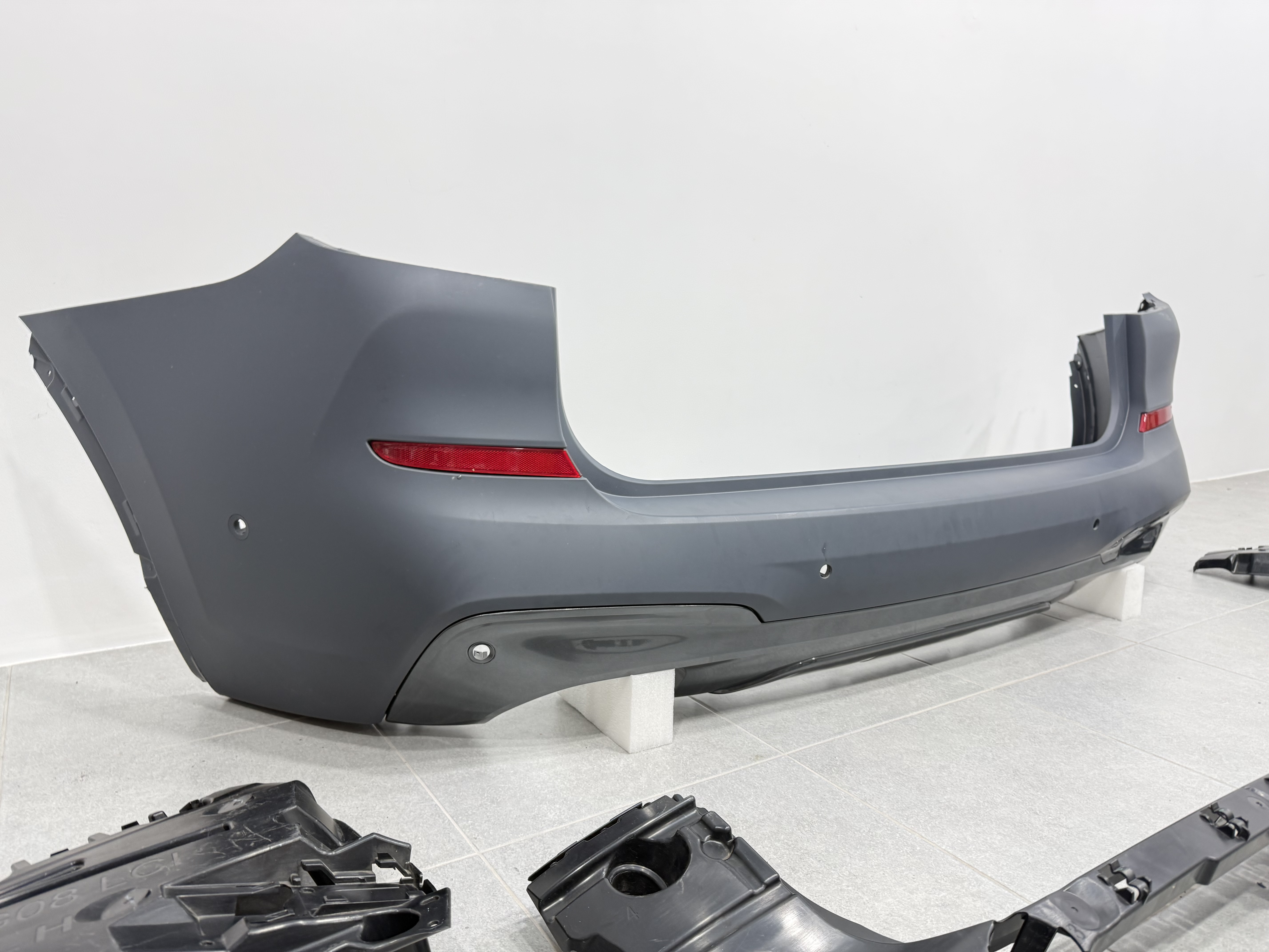 Комплект обвісу M paket BMW X3 G01 2018-2021 (передній / задній бампер, пороги, арки) 3
