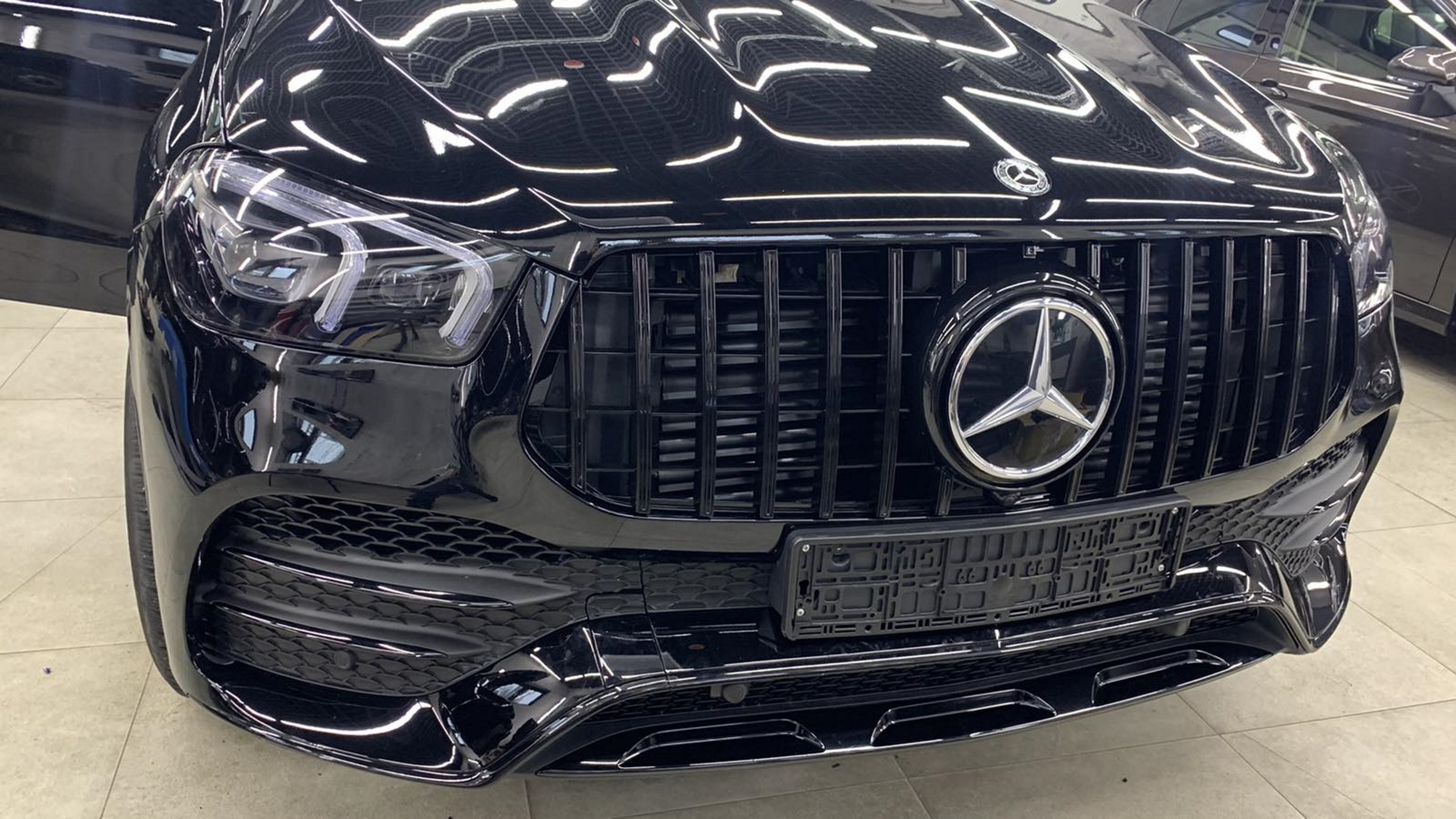 Решітка радіатора GT Chrome Black (AMG) на Mercedes-Benz GLE-Class W167 2018-2023 року 4