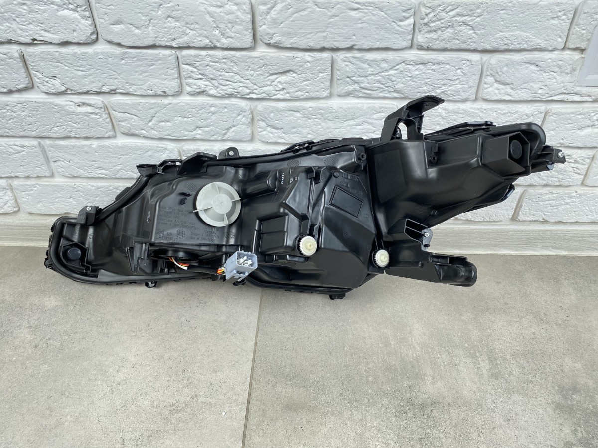 FULL LED права фара Toyota Camry 70 XLE XSE USA 2017-2024 4