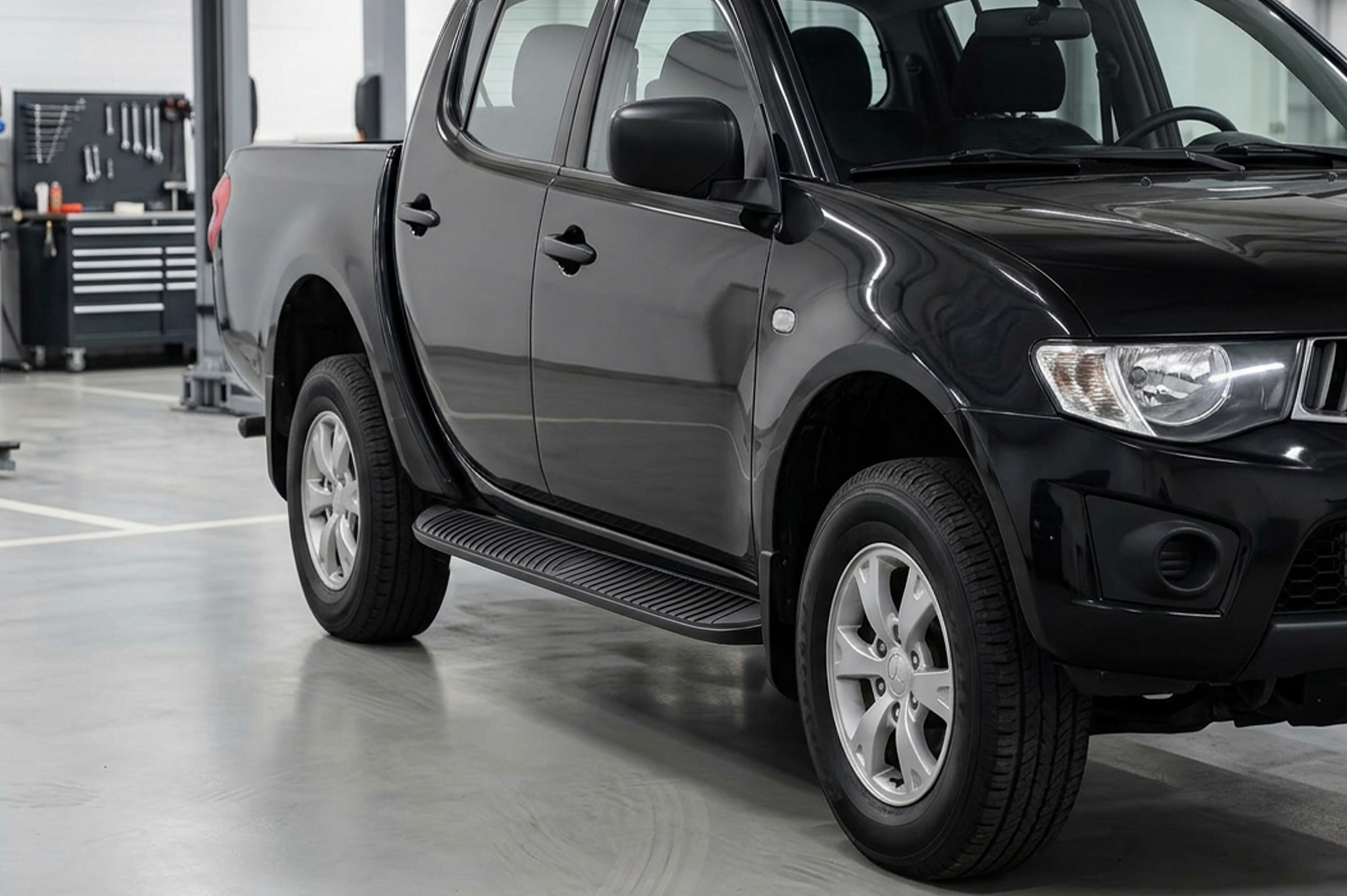 Бокові пороги Tayga Black (2 шт., алюміній)