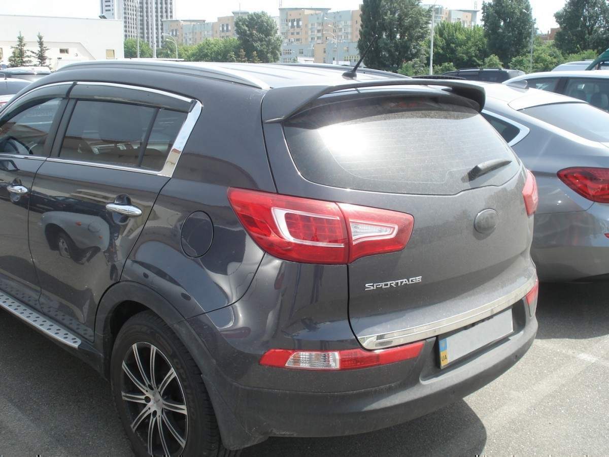 Спойлер козирок Kia Sportage 2010-2015 ABS пластик під фарбування 2