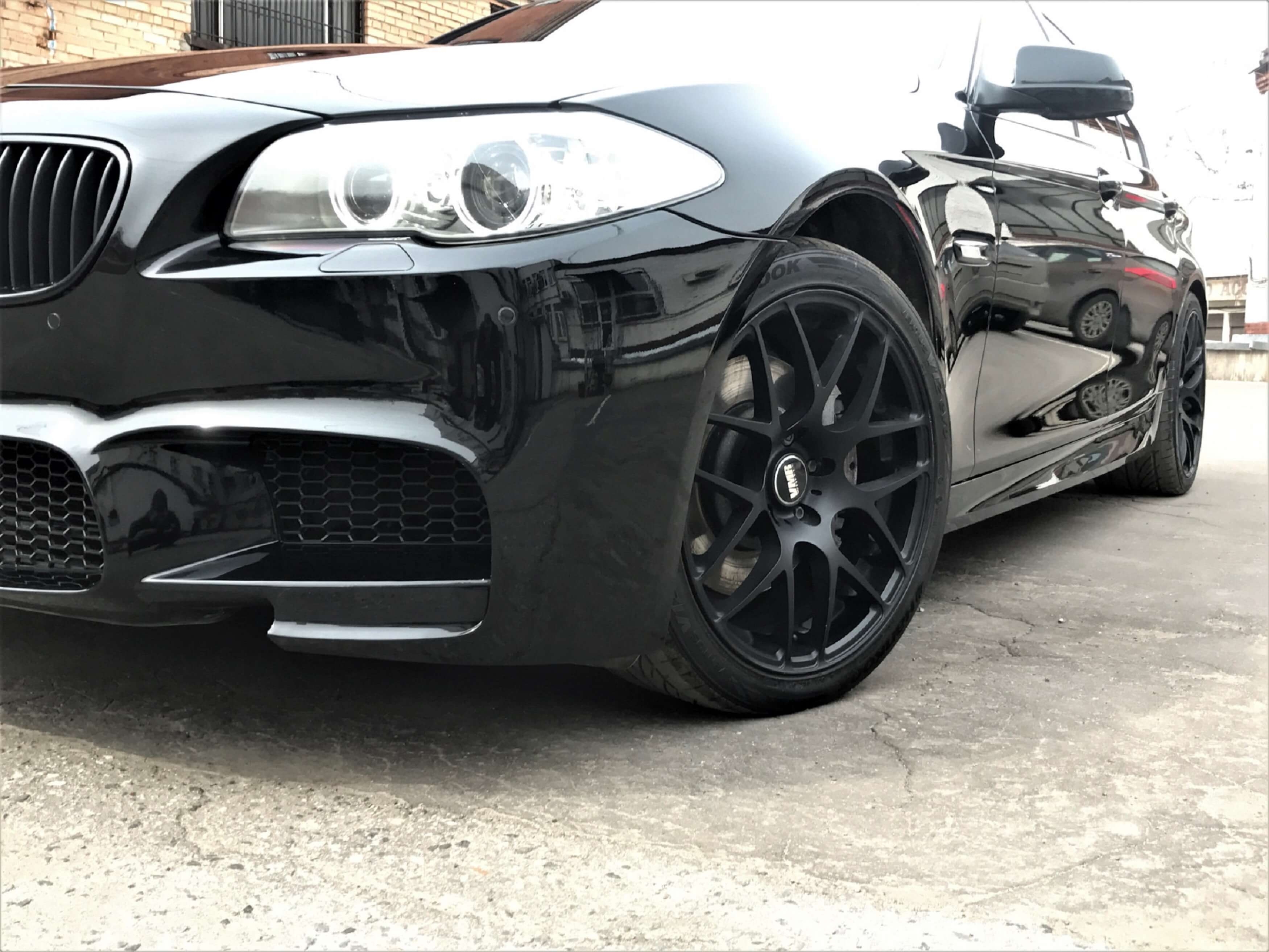 Передній бампер (стиль M5) на BMW 5 Series F10 / F11 2010-2017 року 6