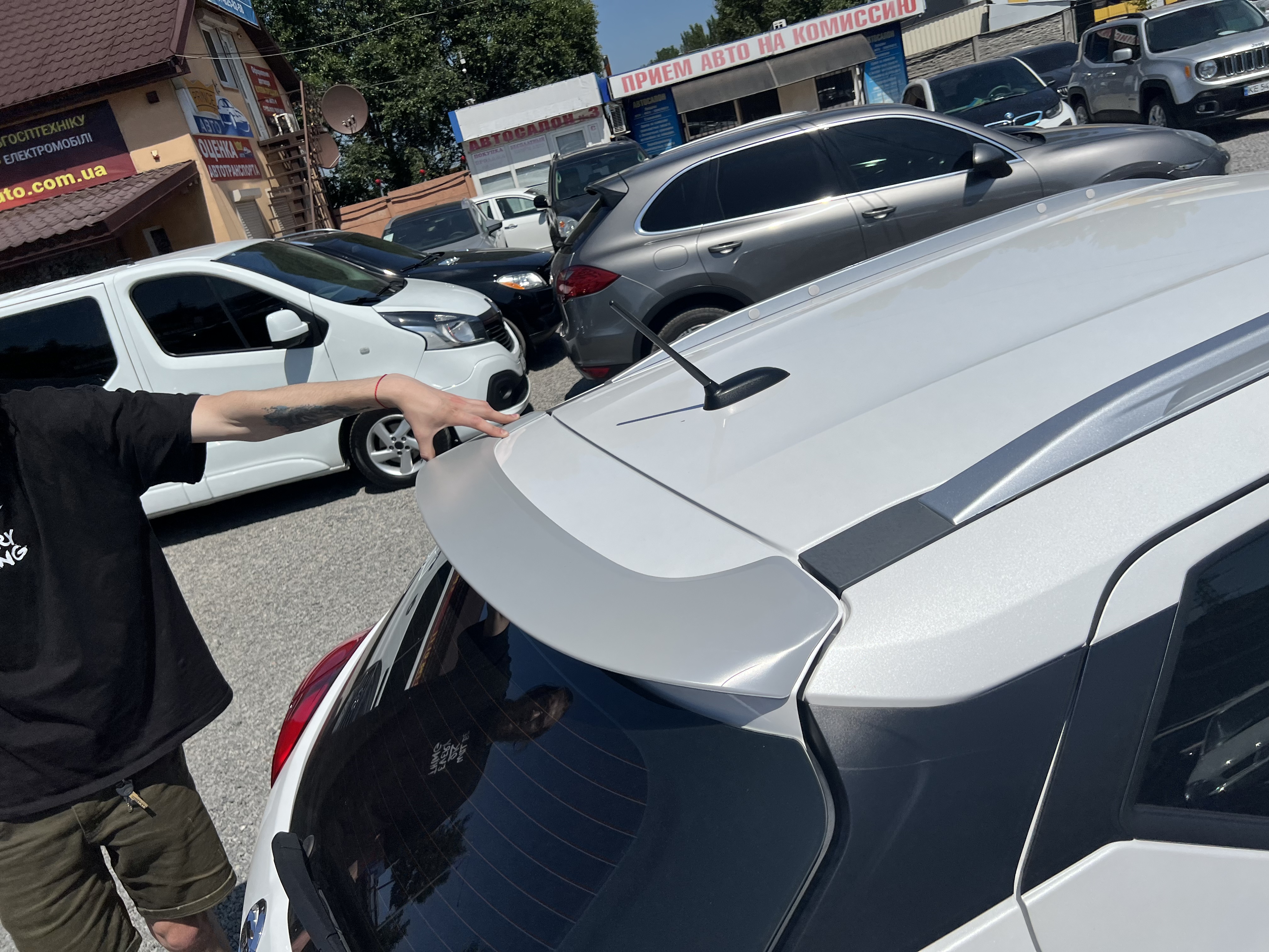 Спойлер козирок задніх дверей Nissan Kicks 2016-2022 ABS пластик під фарбування 5