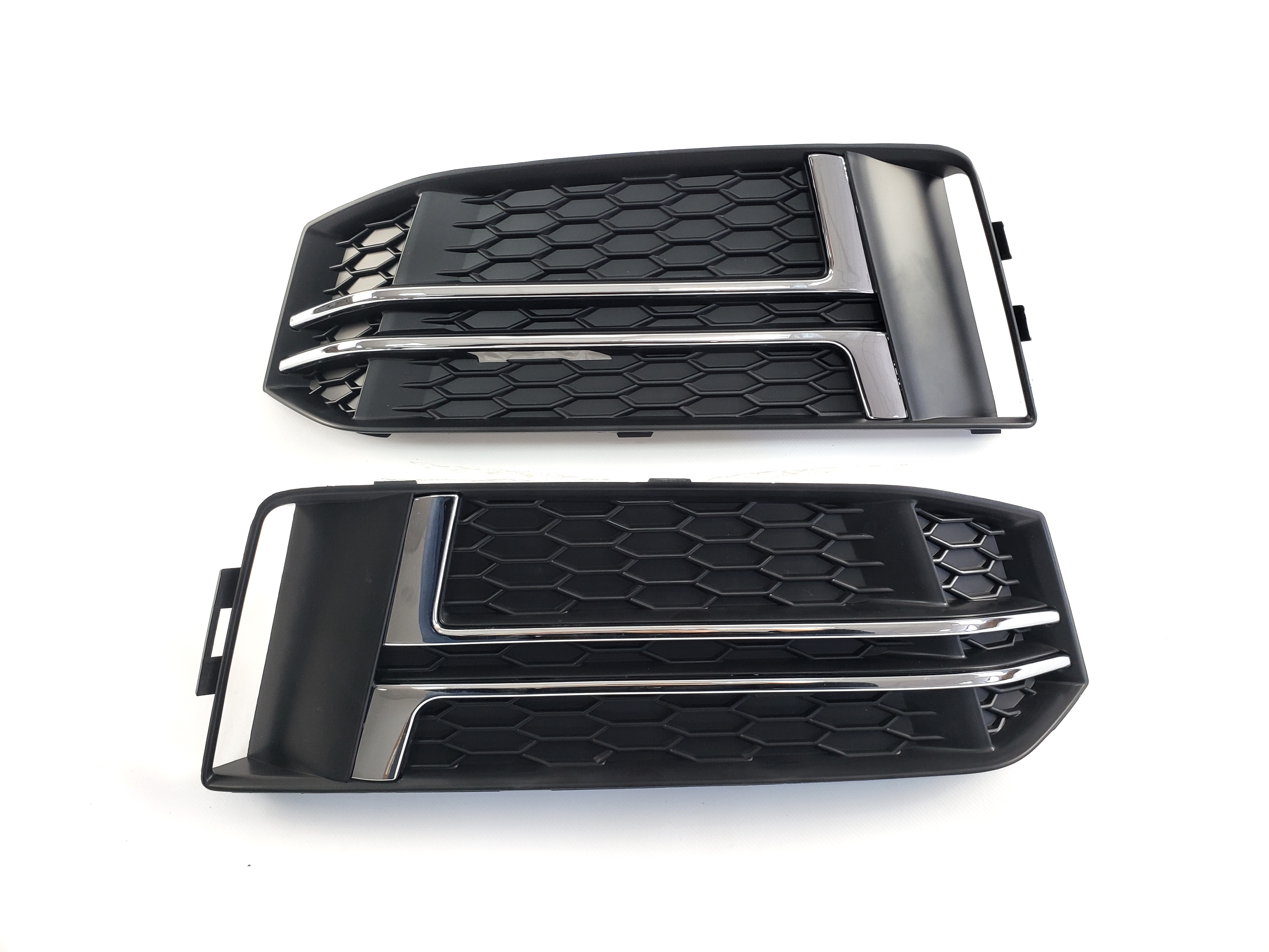 Решітки в бампер Chrome Black (S4) S-Line на Audi A4 B9 2015-2019 року