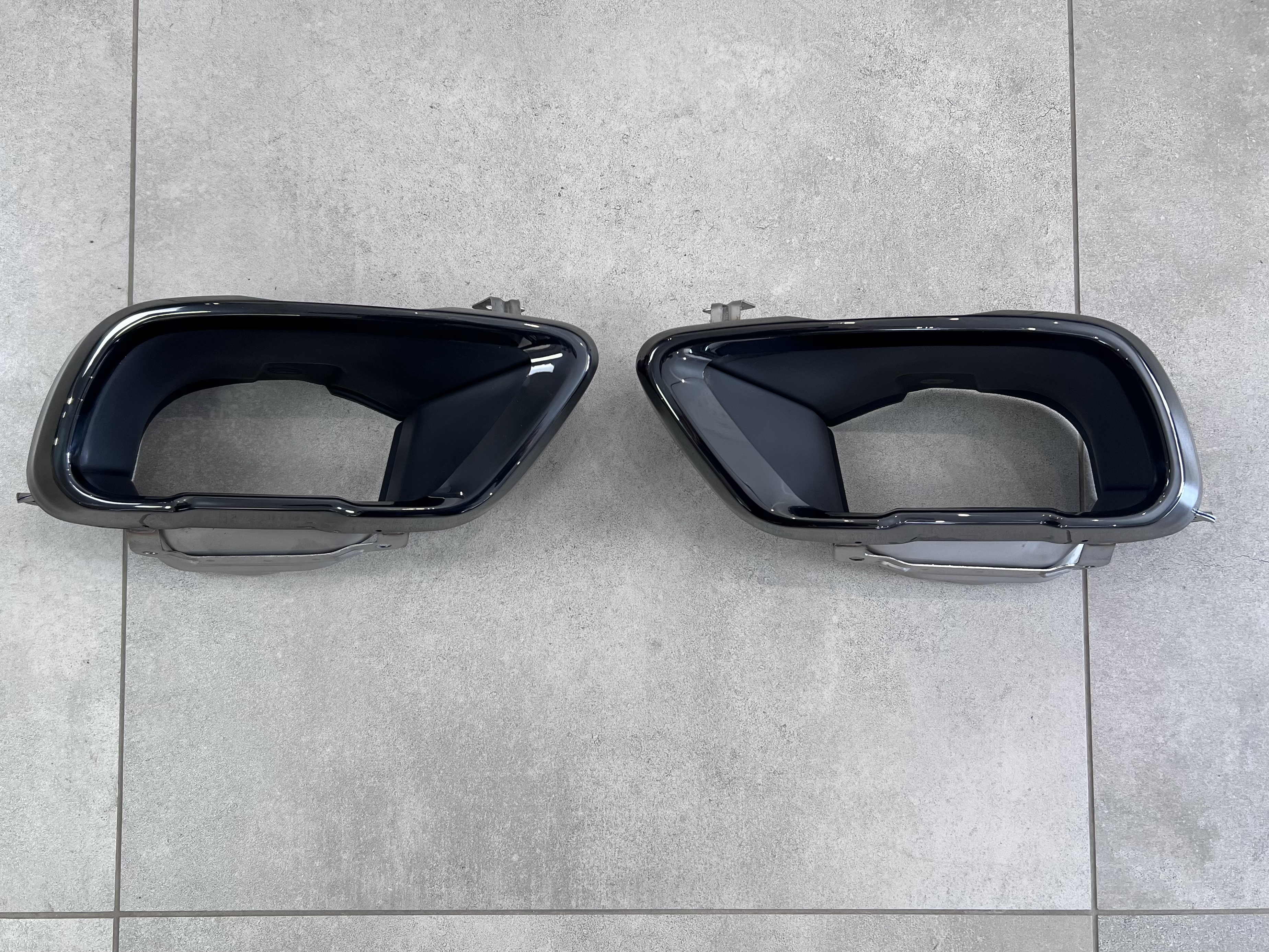 Насадки на вихлопні труби BLACK M Paket BMW X5 G05 / X6 G06 / X7 G07 2
