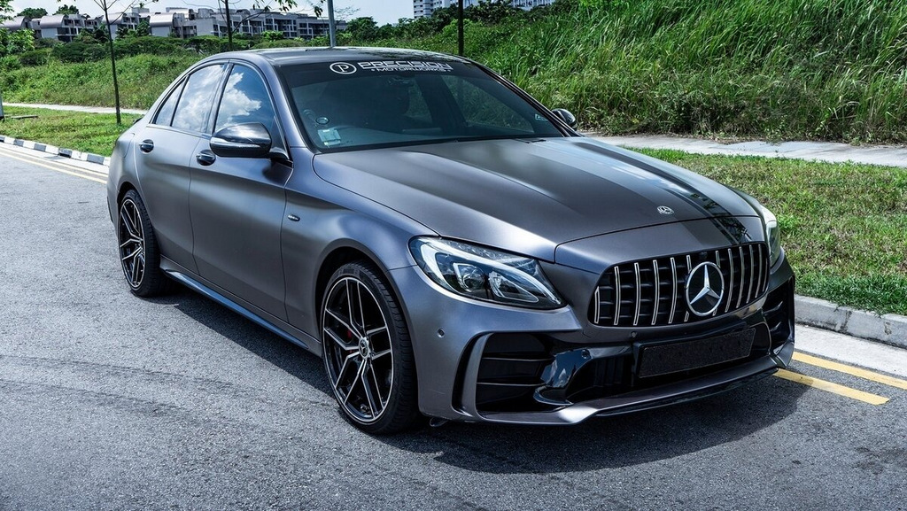 Комплект обвісів з повним заднім бампером (дизайн Black Mamba C63GT) 3