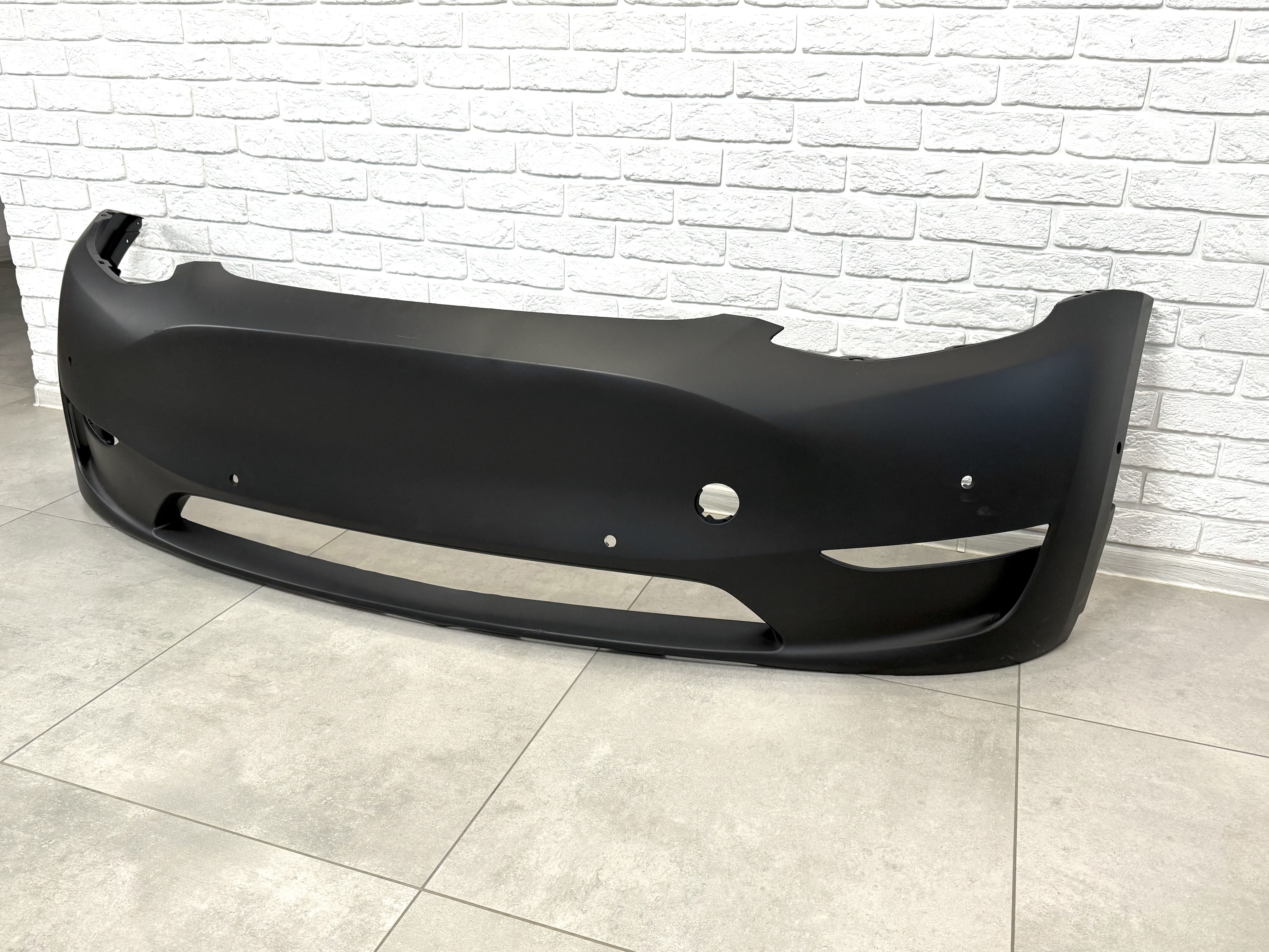 Бампер переднiй Tesla model Y 2019-2024 2