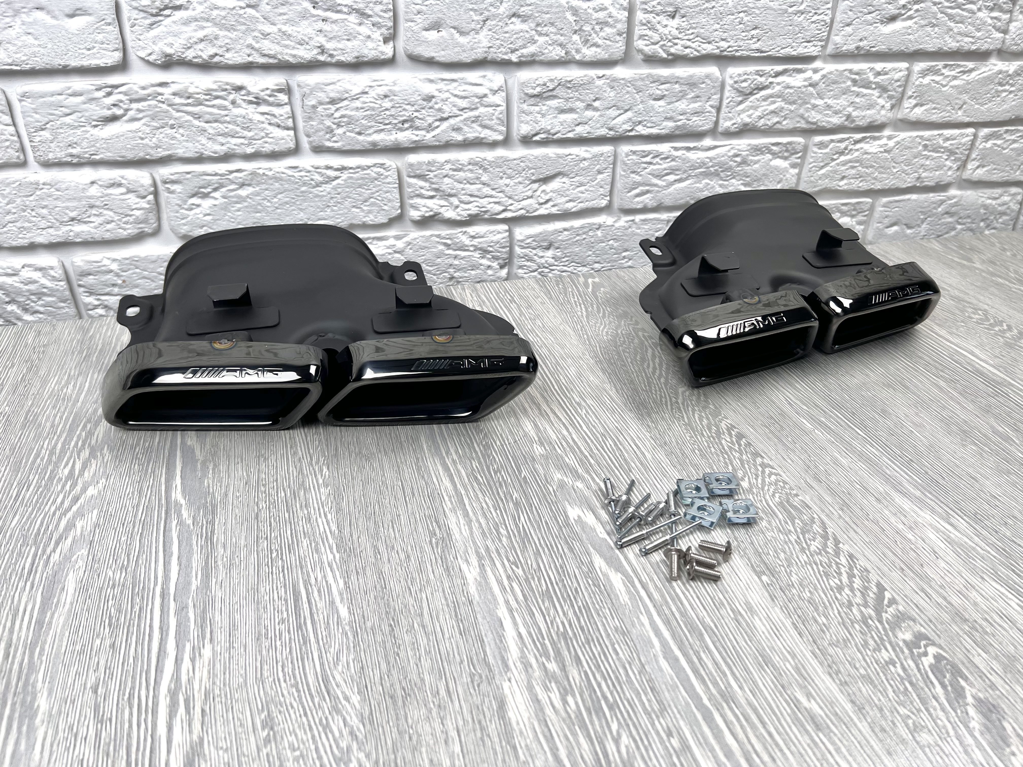 Насадки на вихлопні труби AMG C63 Mercedes Benz C Class W205 2014-2018 чорні 3