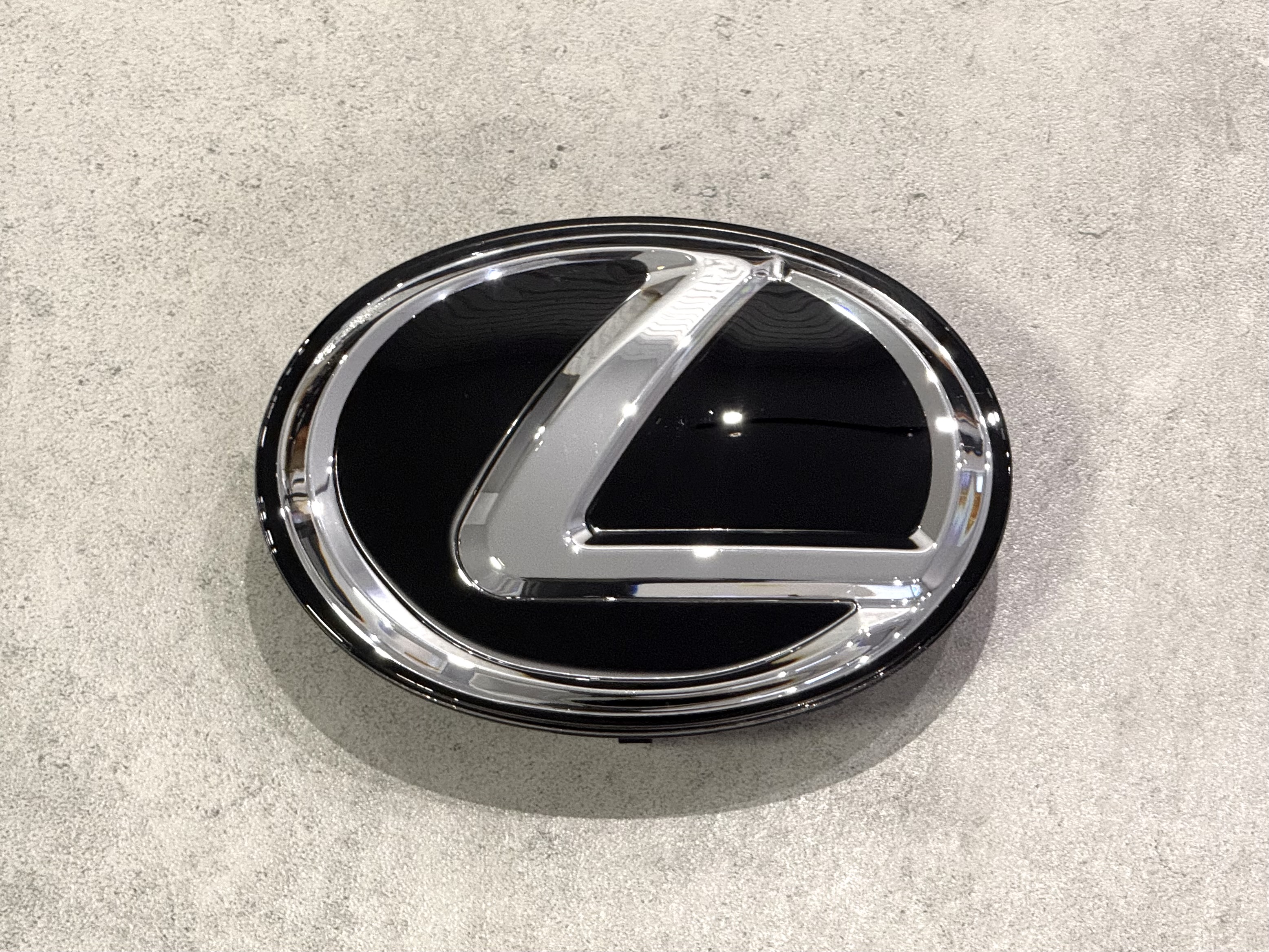 Емблема під склом 5314160090 Lexus LX 570 2012-2015 / GX 460 2014-2019 175ММ 3