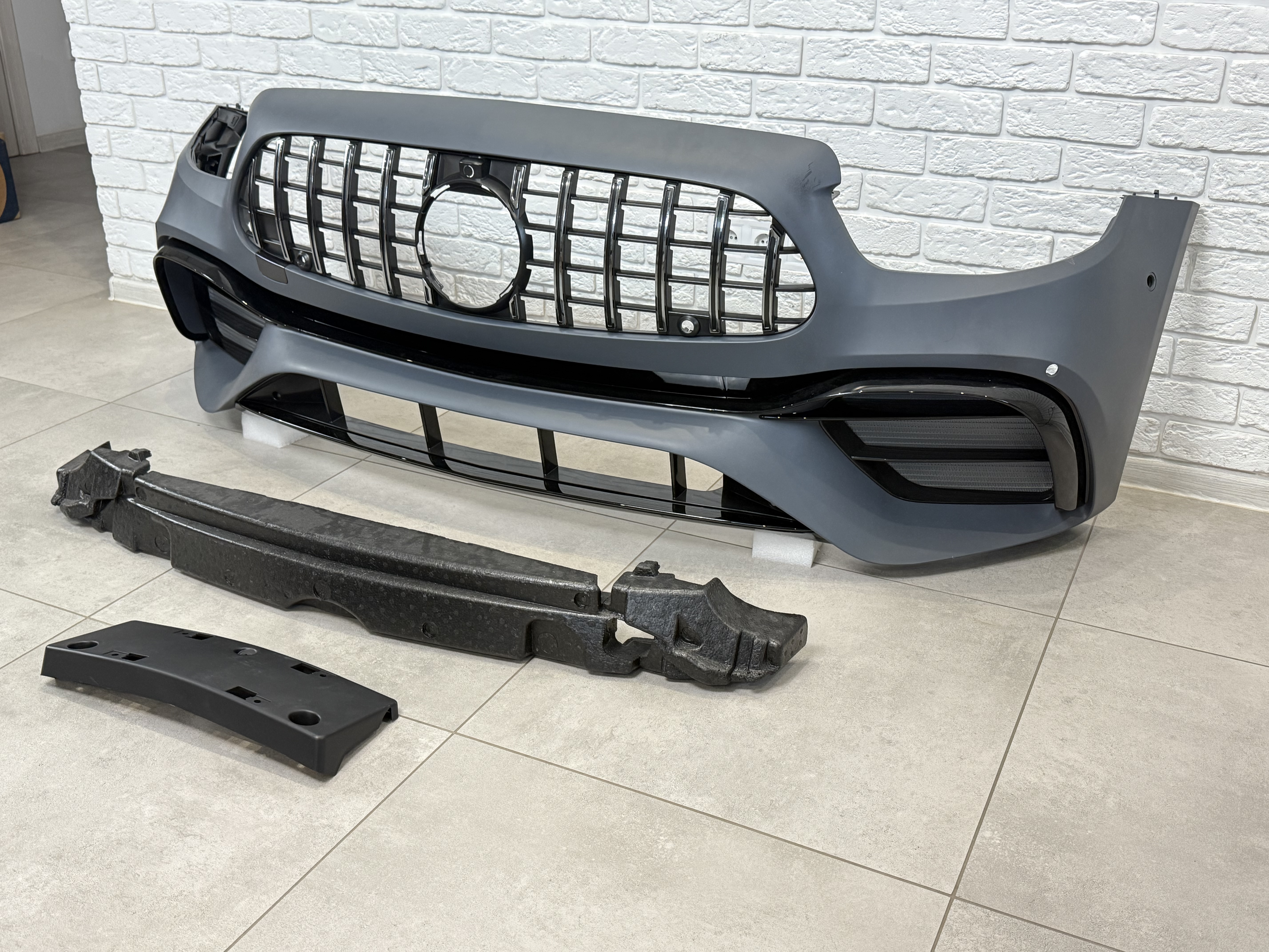 Передній бампер стиль E63 AMG для Mercedes-Benz E-class W213 2020-2023 3
