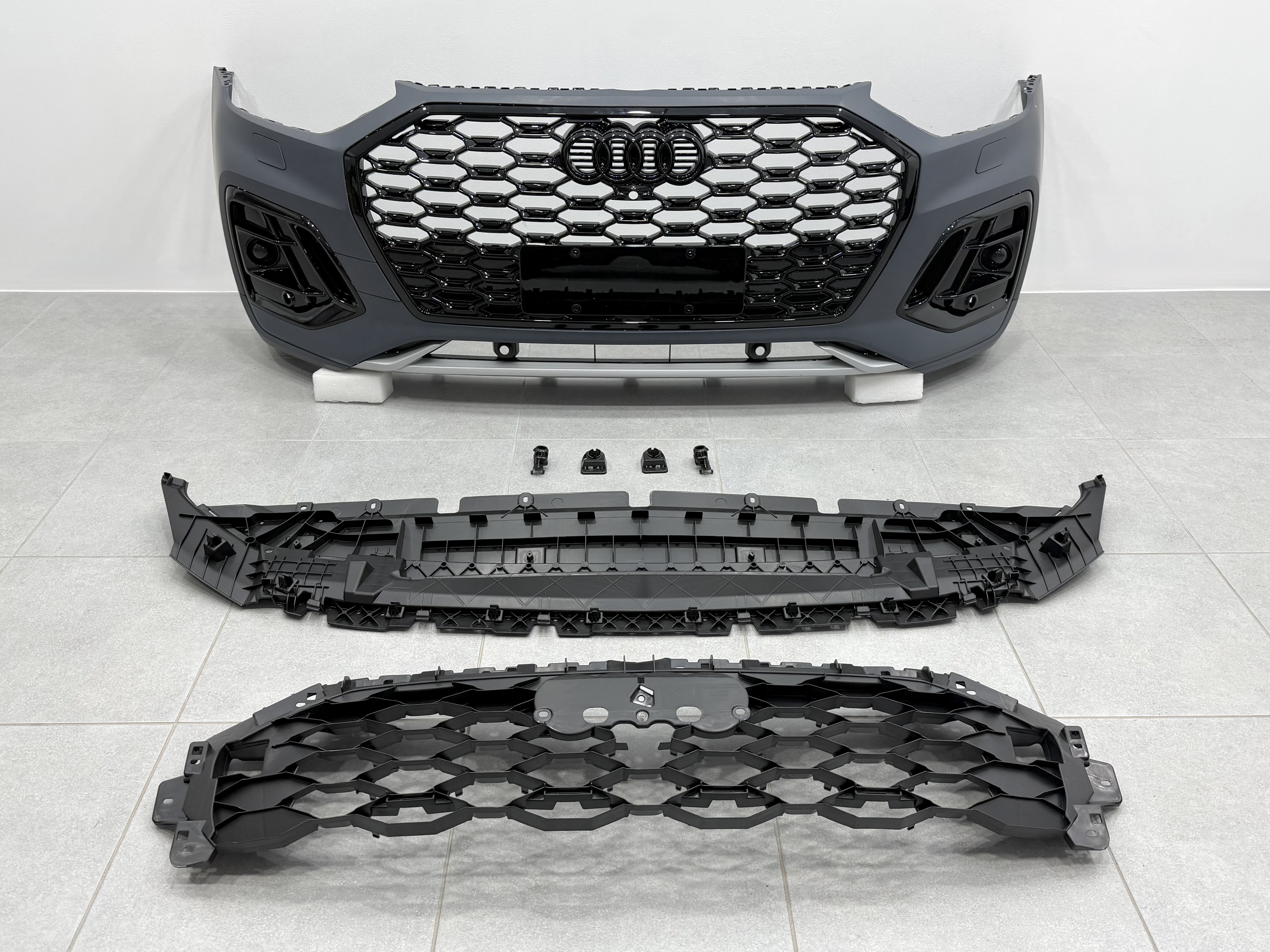 Бампер передній у зборі S-Line BLACK для Audi Q5 Sportback 2021-2024 3
