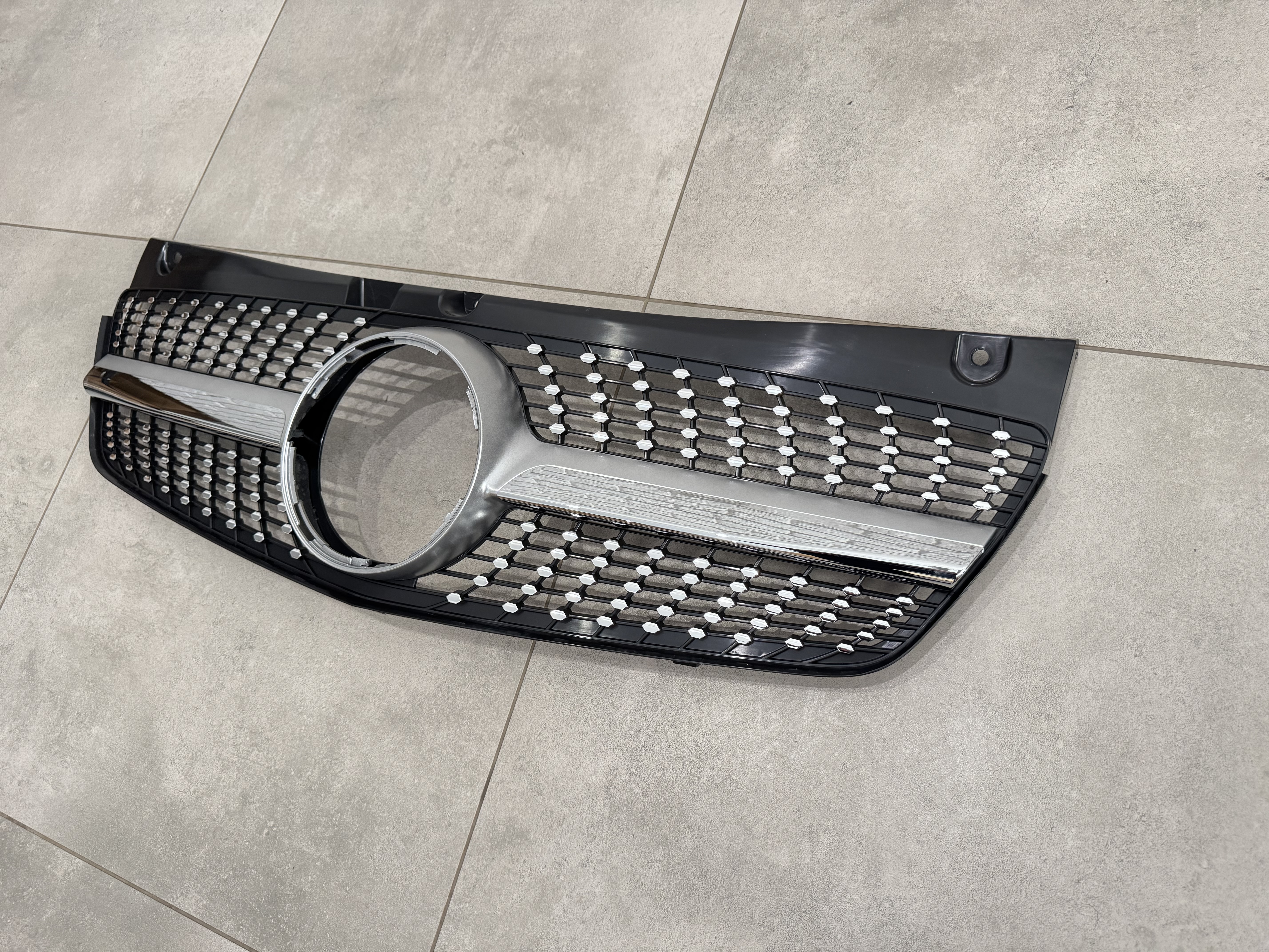 Решітка радіатора DIAMOND Mercedes Benz Vito W639 2010-2015 5