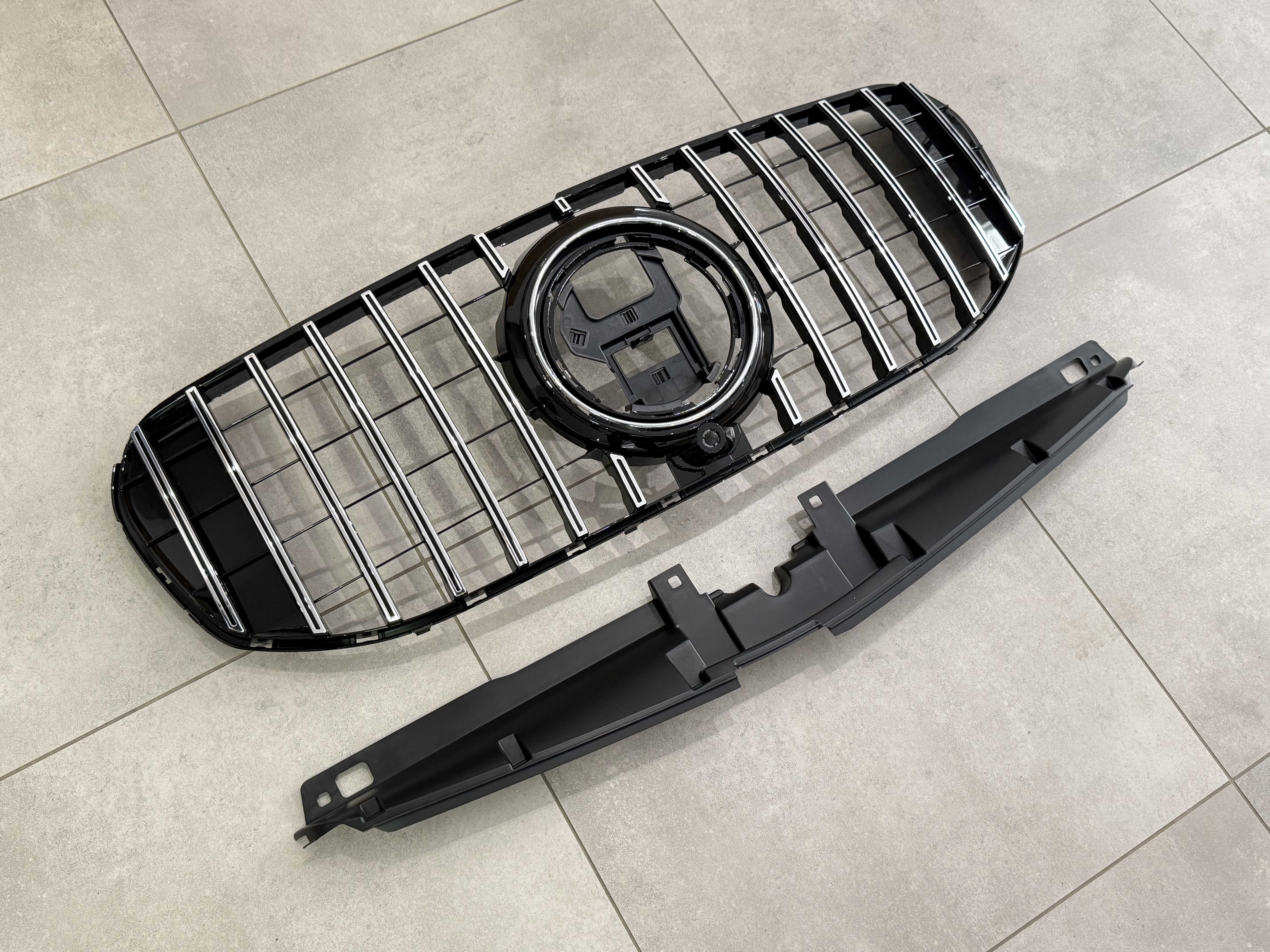 Решітка радіатора GT CHROME Mercedes GLS Class X167 2019-2022 4