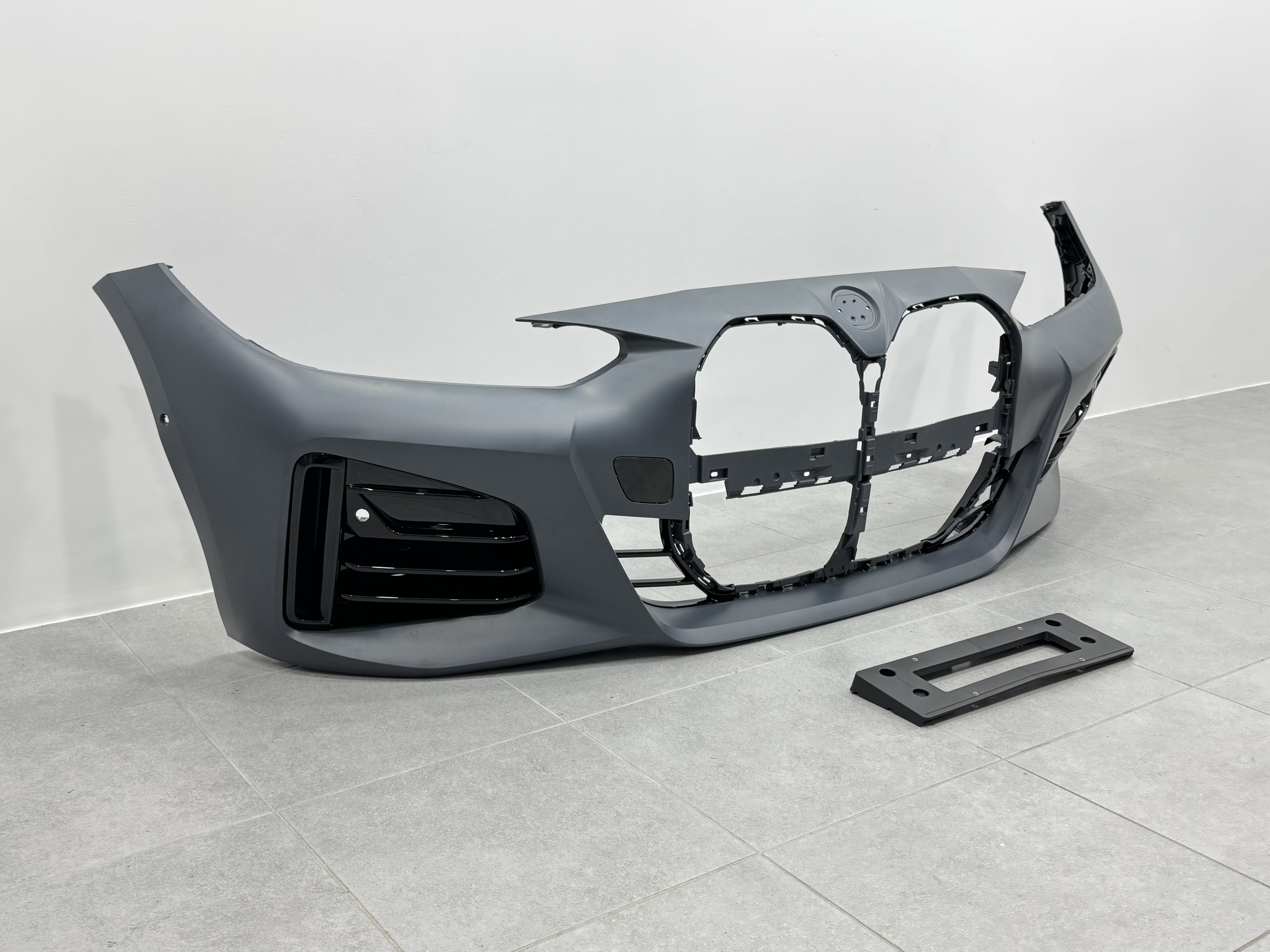 Передній бампер M paket BMW 4 series G26 2020- 3