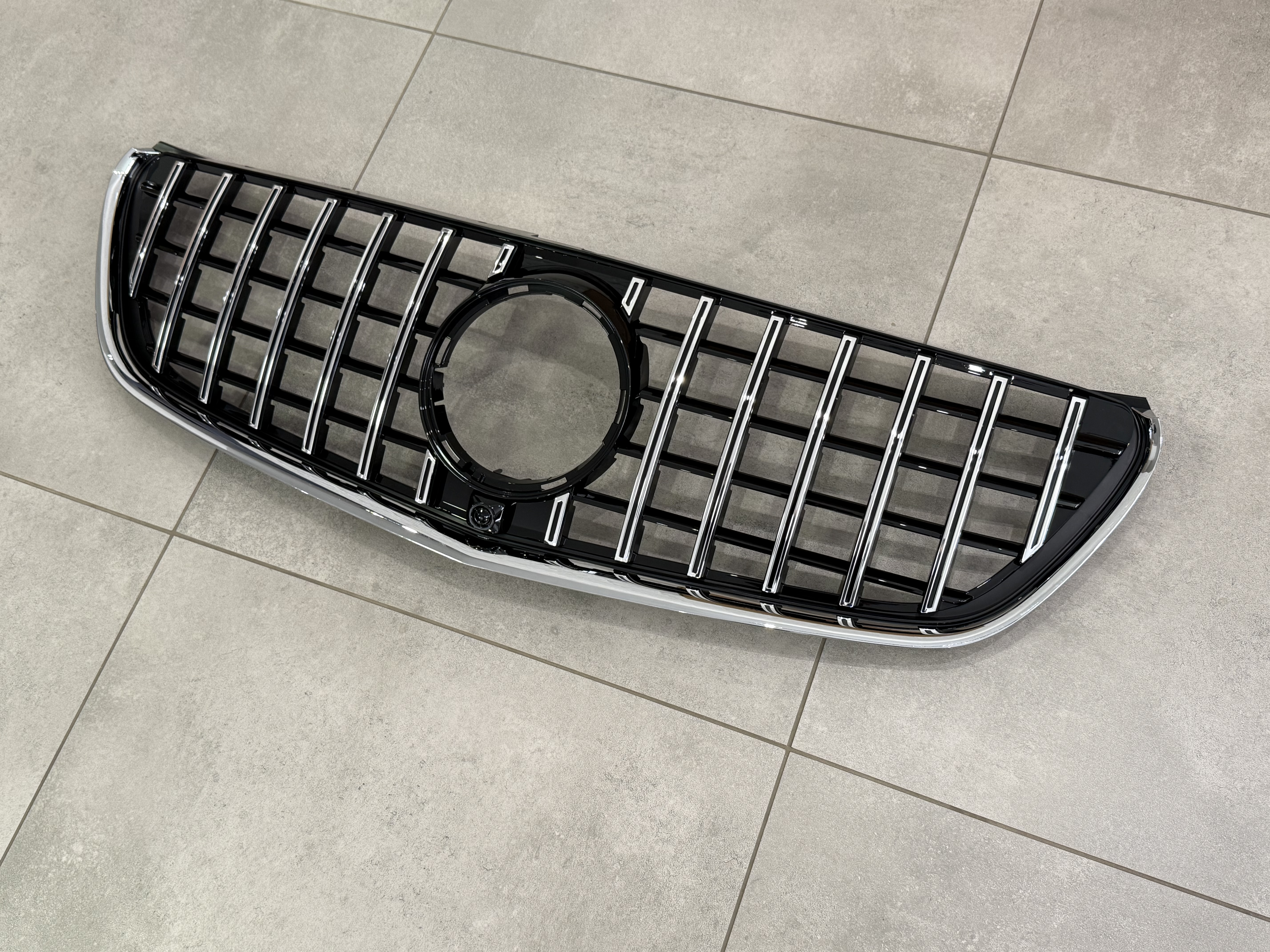 Решітка радіатора GT CHROME Mercedes Benz V-class W447 2014-2019 ДЛЯ AMG І ЗВИЧАЙНОГО 4