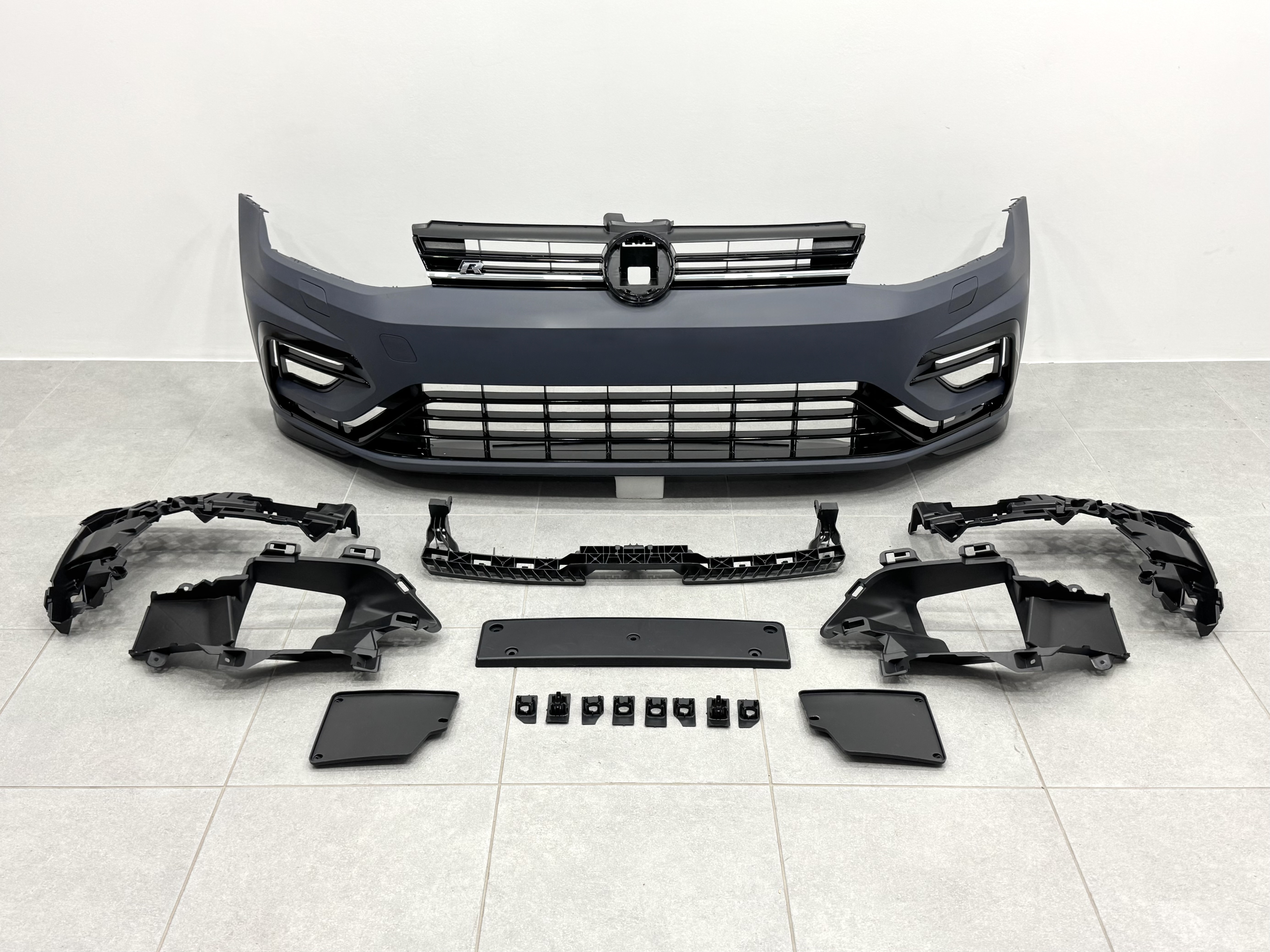 Передній бампер R Style Volkswagen Golf 7.5 2017-2021 2