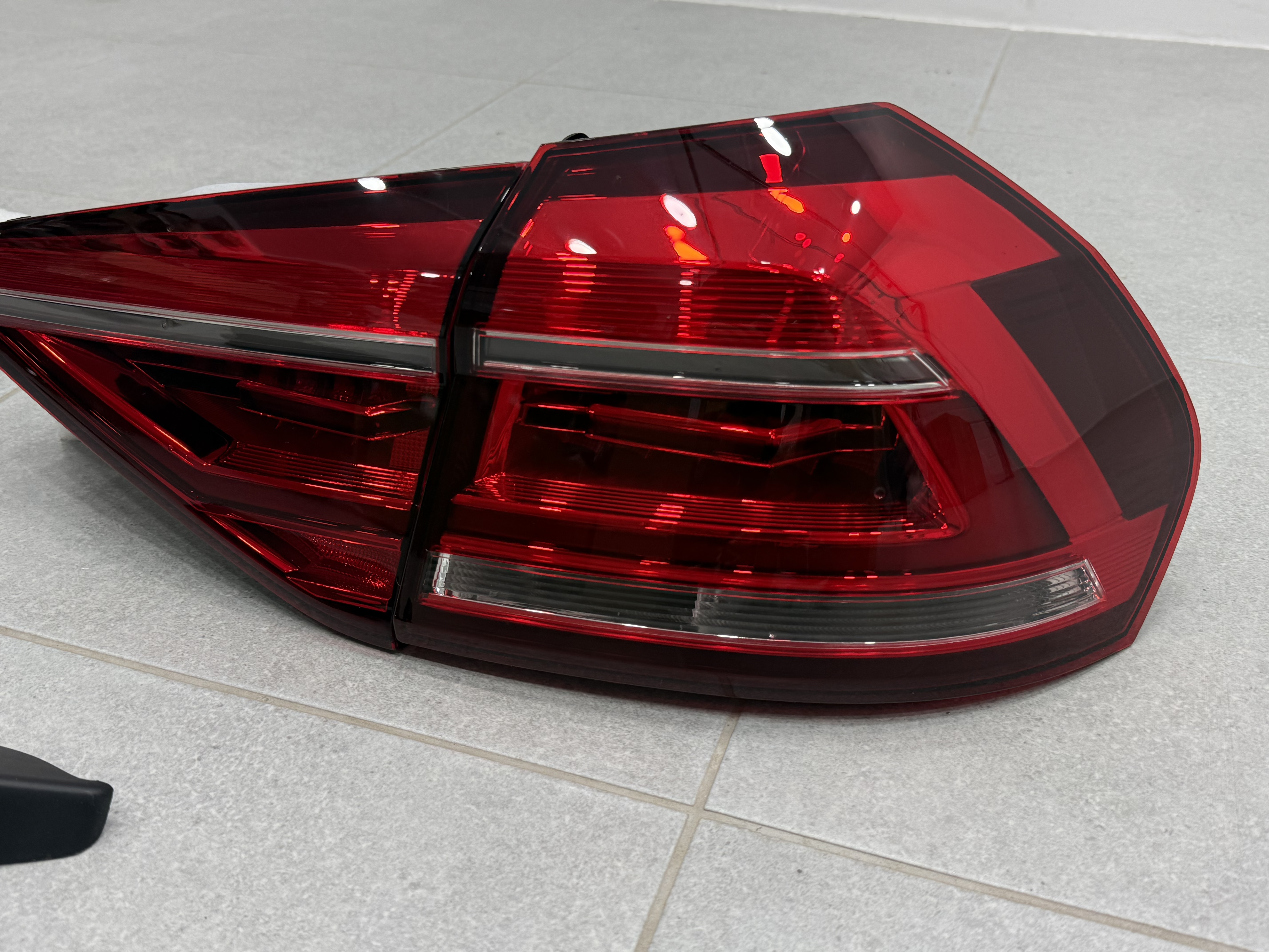 Задні LED ліхтарі Volkswagen Passat B8 USA 2015-2019 (ЖОВТИЙ ПОВОРОТНИК) 4