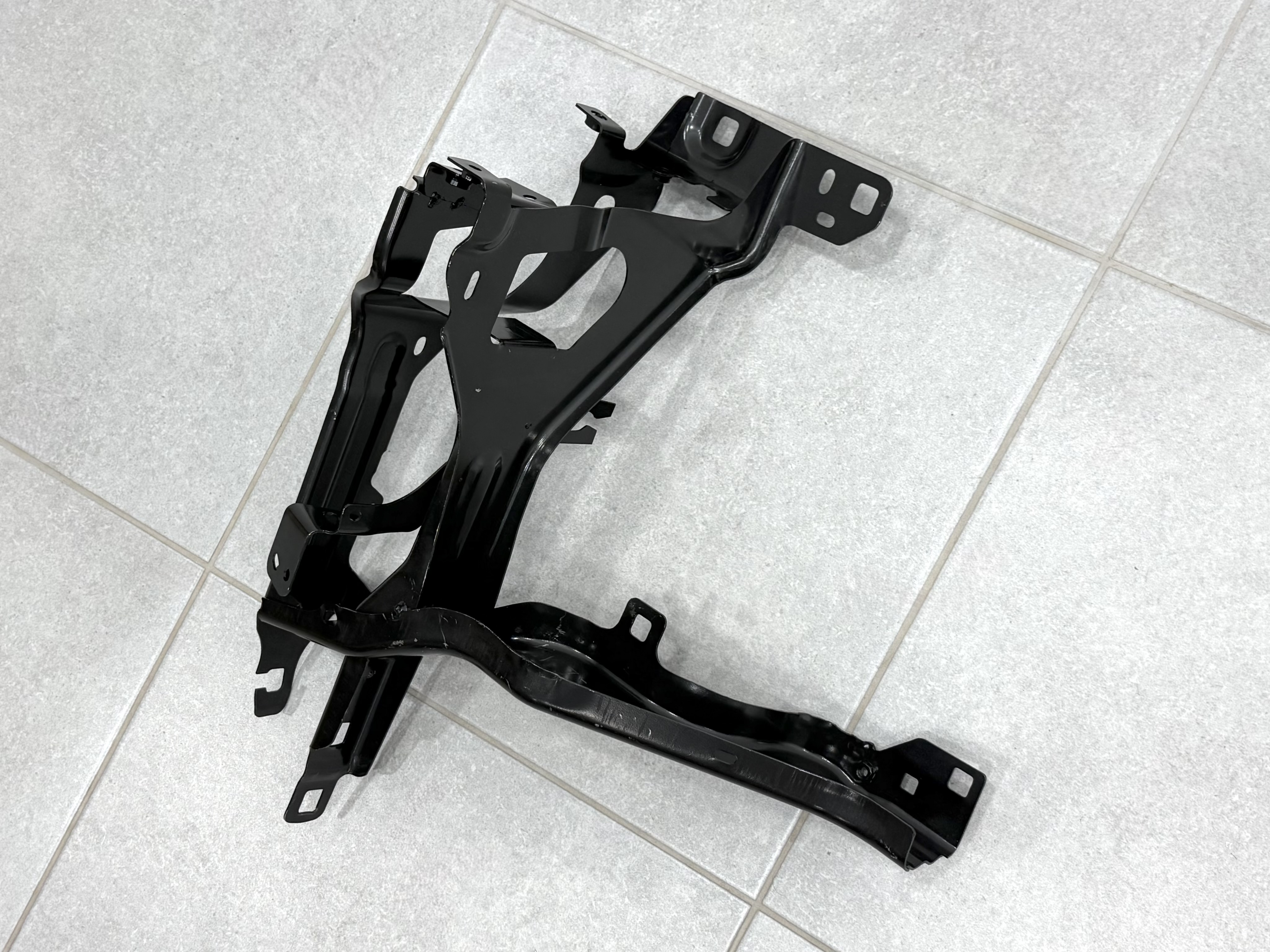 Кронштейн кріплення фари лівий 51647421709 для BMW X5 G05 3