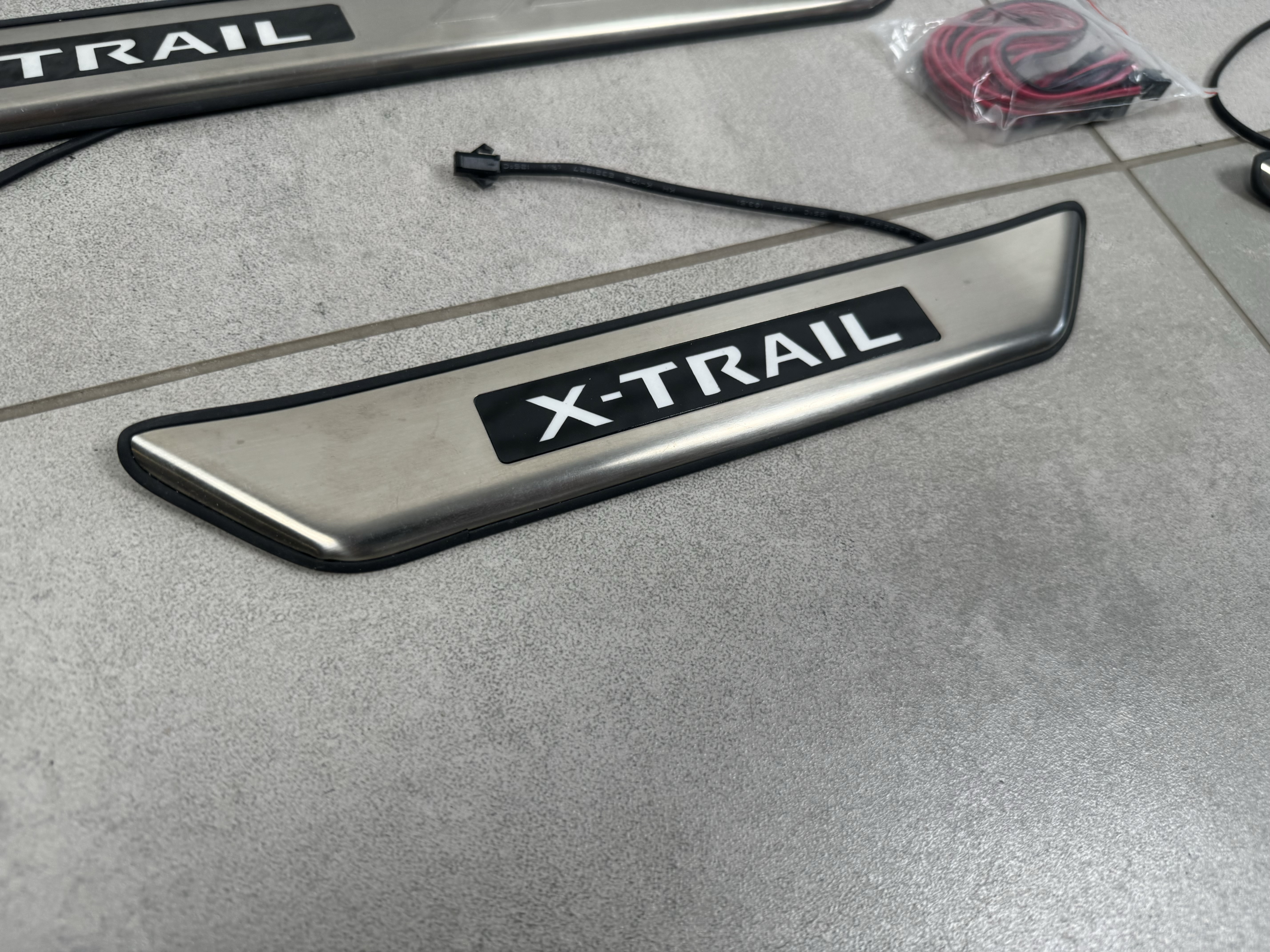 Накладки на пороги Nissan X-Trail T31 З ПІДСВІТКОЮ 2007-2013 4