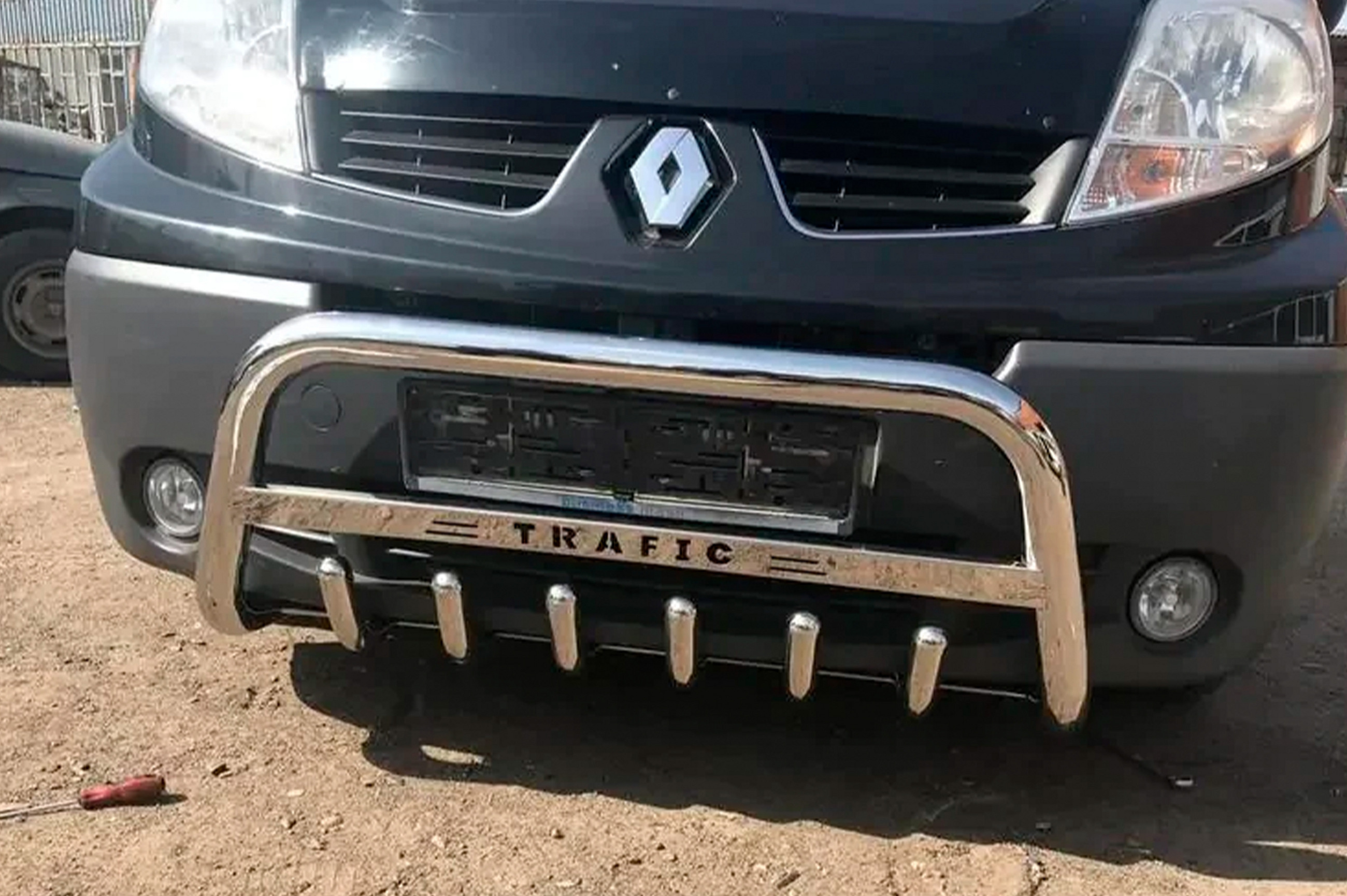 Кенгурятник WT004 з написом Trafic (нерж.) 5 зубів 3