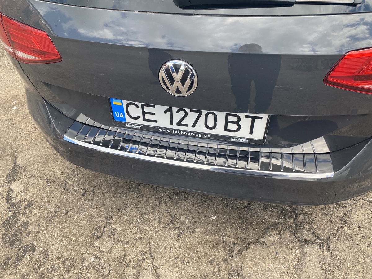 Накладка на задній бампер Carmos V1 (SW) 2