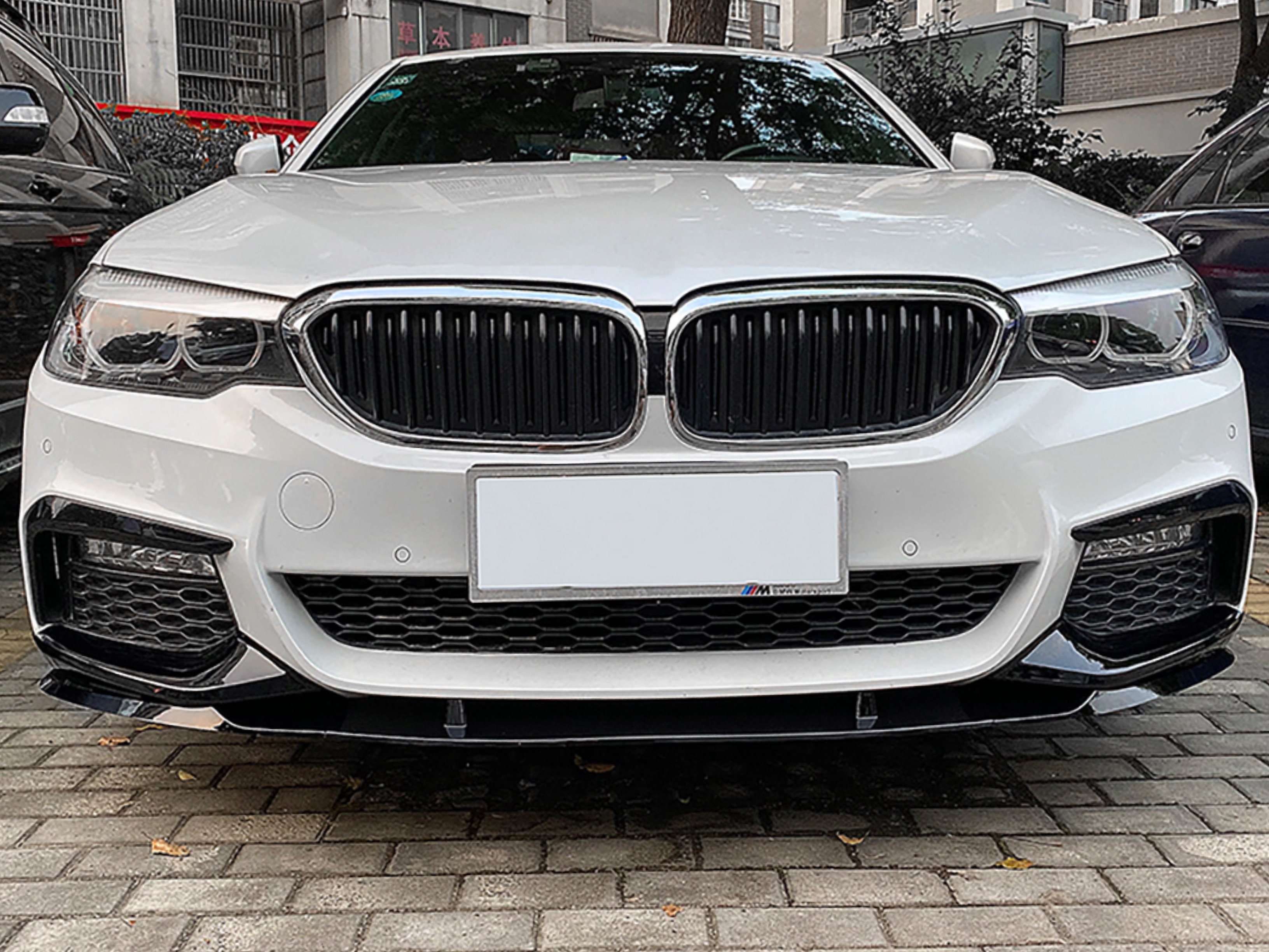 Спідниця накладка переднього бампера спідниця M performance BMW 5 series G30 G31 2016-2020 ABS пластик, чорний глянець 3