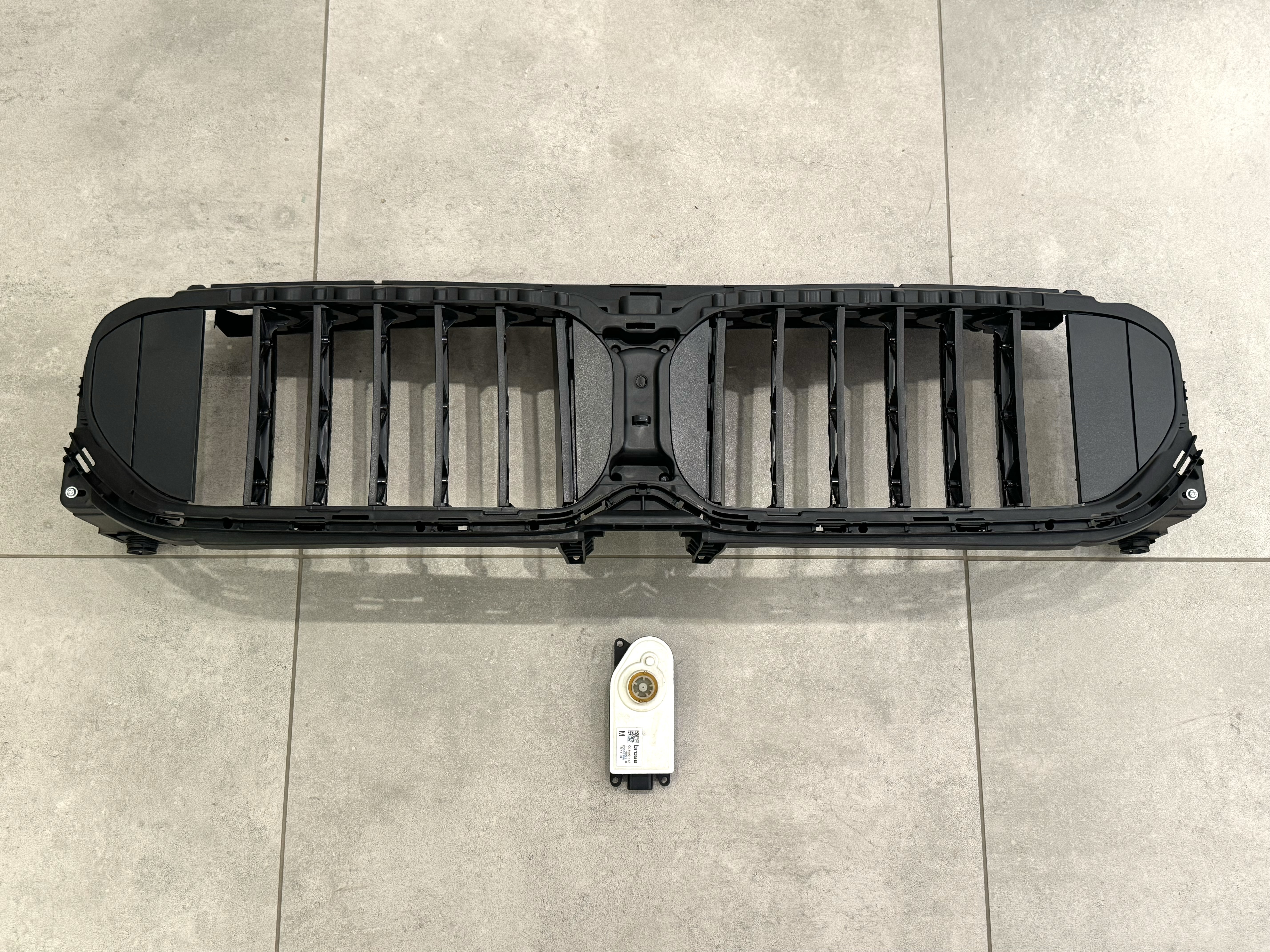 Жалюзі BMW 5 Series G30 / G31 LCI 2020+ (з моторчиком) 51119498612 6