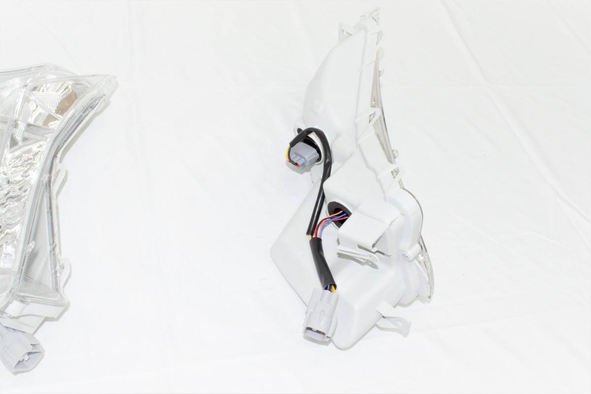 DRL ходові вогні + покажчик повороту в бампері Toyota Camry USA 55/60 14-17 (комплект 2 шт.) 6