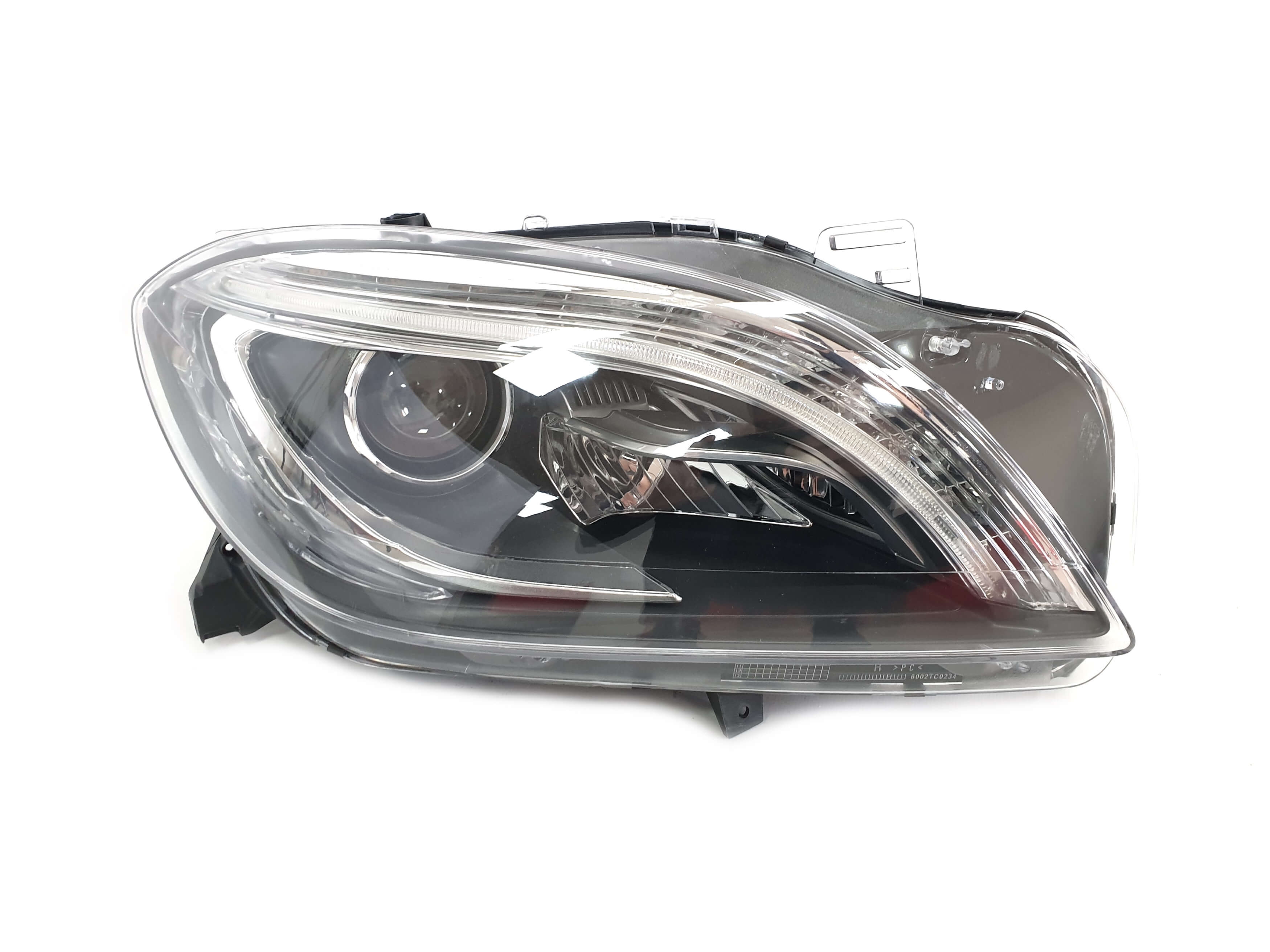 Передні фари (Bi-Xenon) комплектні V2 на Mercedes-Benz ML-Class W166 2011-2015 року 2