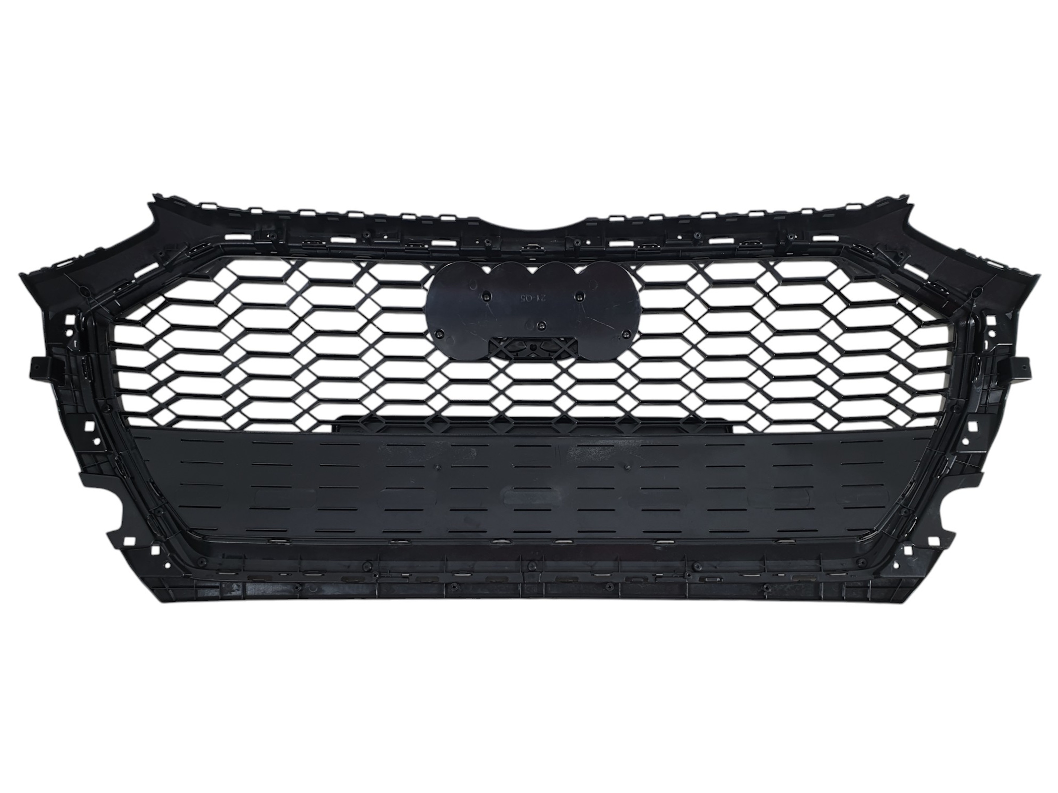 Решітка радіатора Full Black (в стилі RSQ5) V2 на Audi Q5 80A 2020-2024 року 3
