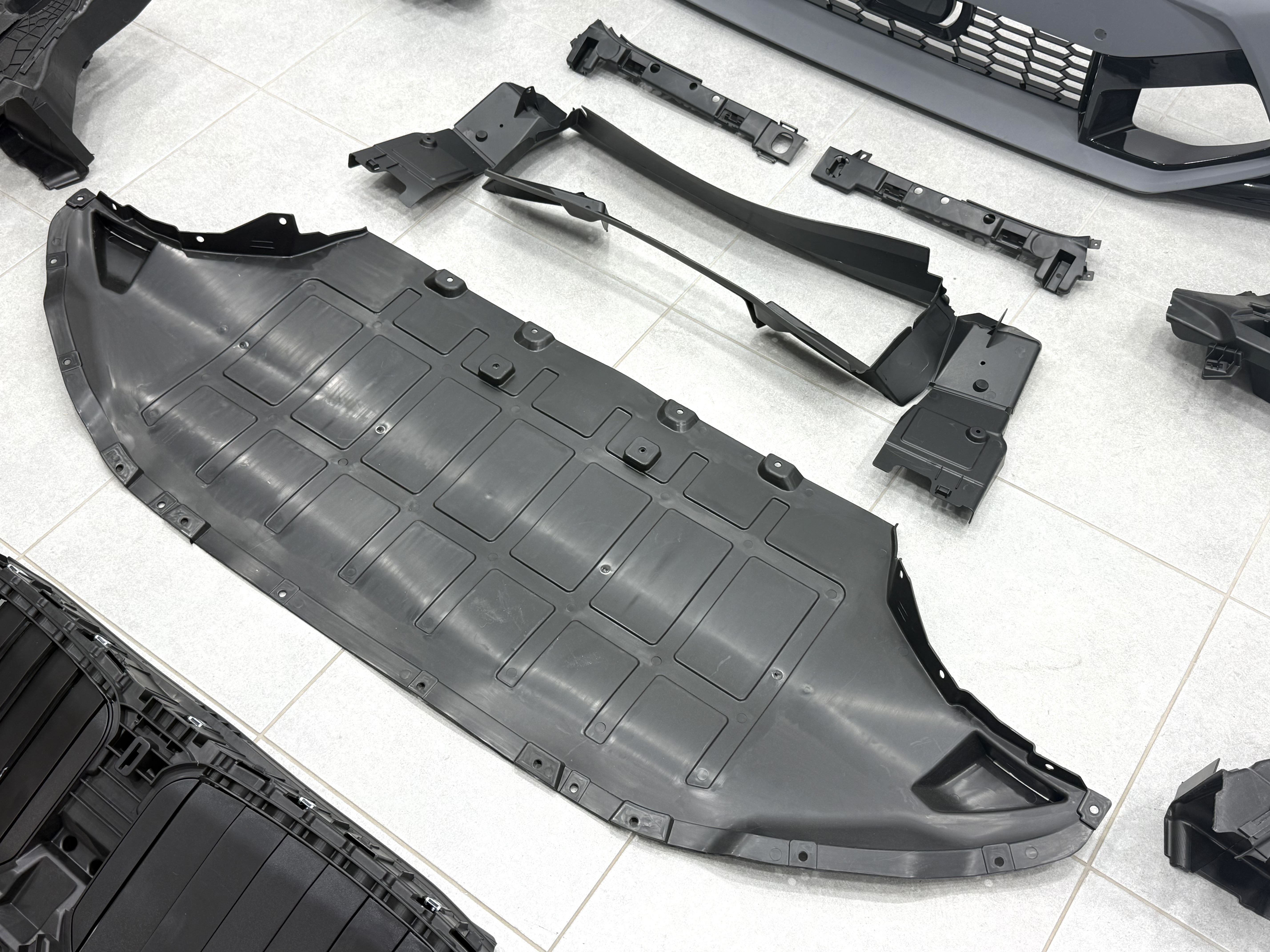 Обвіс X4M F98 LCI до BMW X4 G02 F98 2022-2024 (бампера в зборі, арки, пороги, молдинги, вих. труби) 6