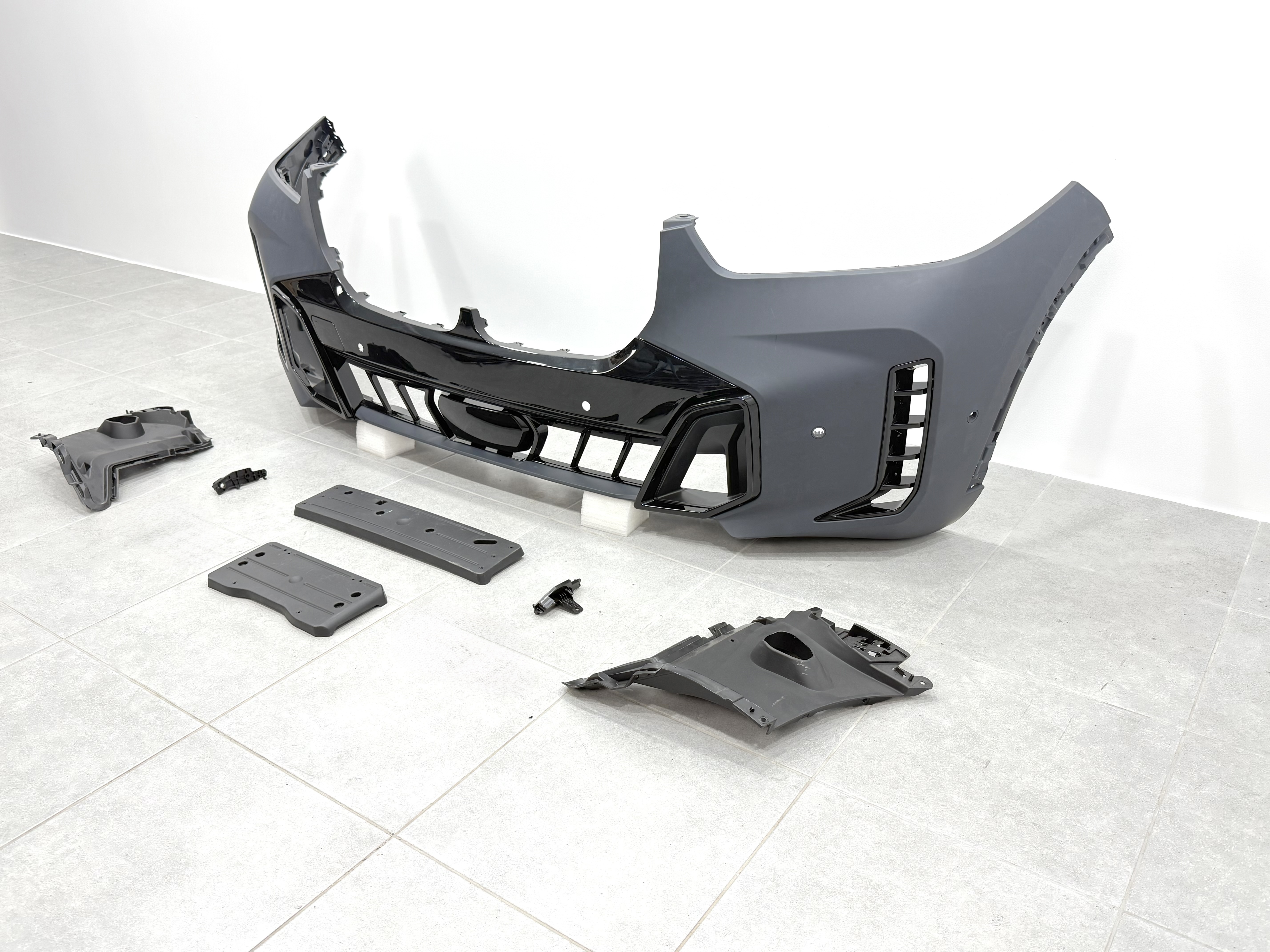 Передній бампер у зборі M paket M60i BMW X5 G05 2023- 4