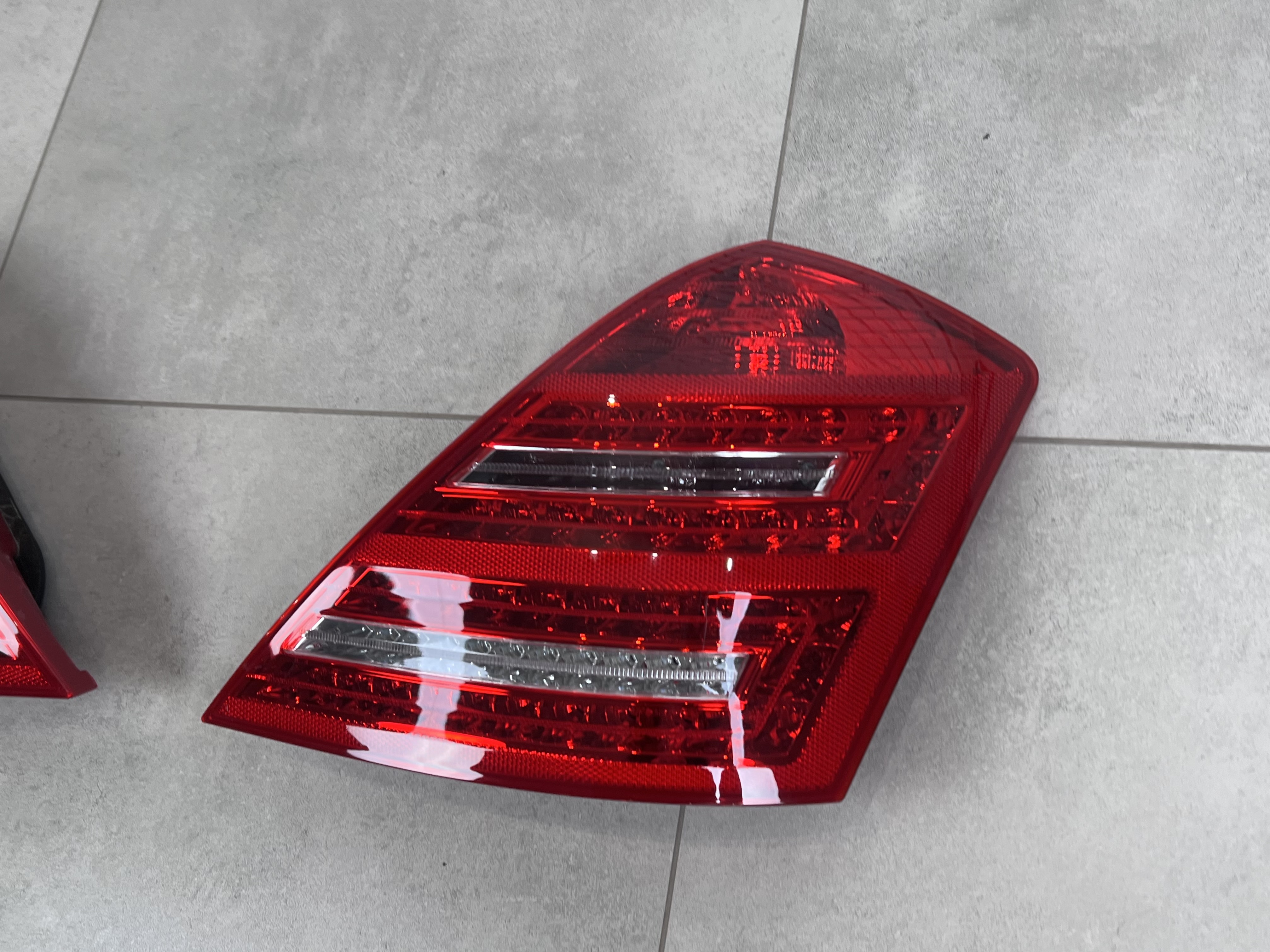 Задні ліхтарі рестайлінг для Mercedes-Benz S-class W221 2005-2013 2шт. 4