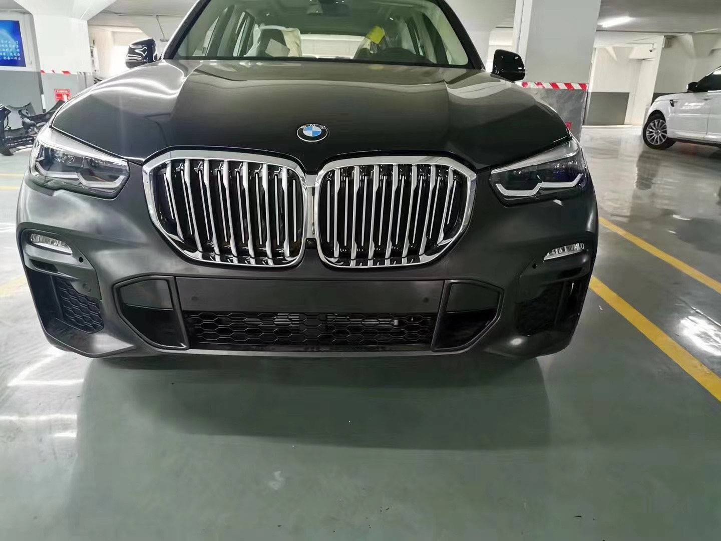 Передній бампер M пакет BMW X5 G05 2019-2022 5