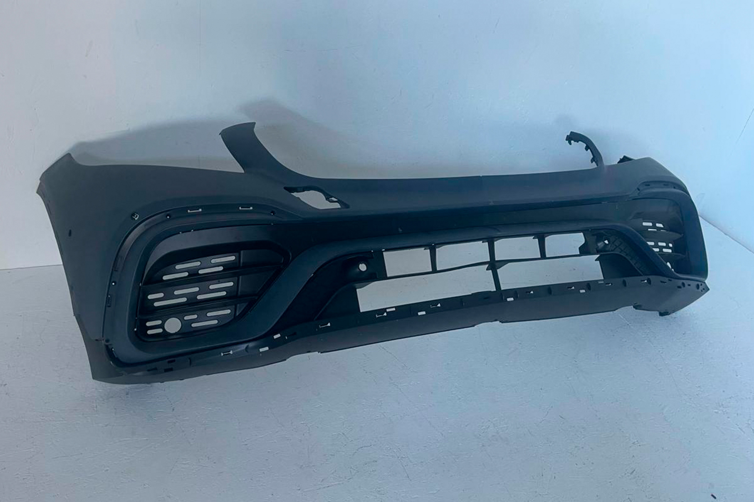 Передній бампер в зібраному вигляді 2015-2019 (GLC63 AMG) 3