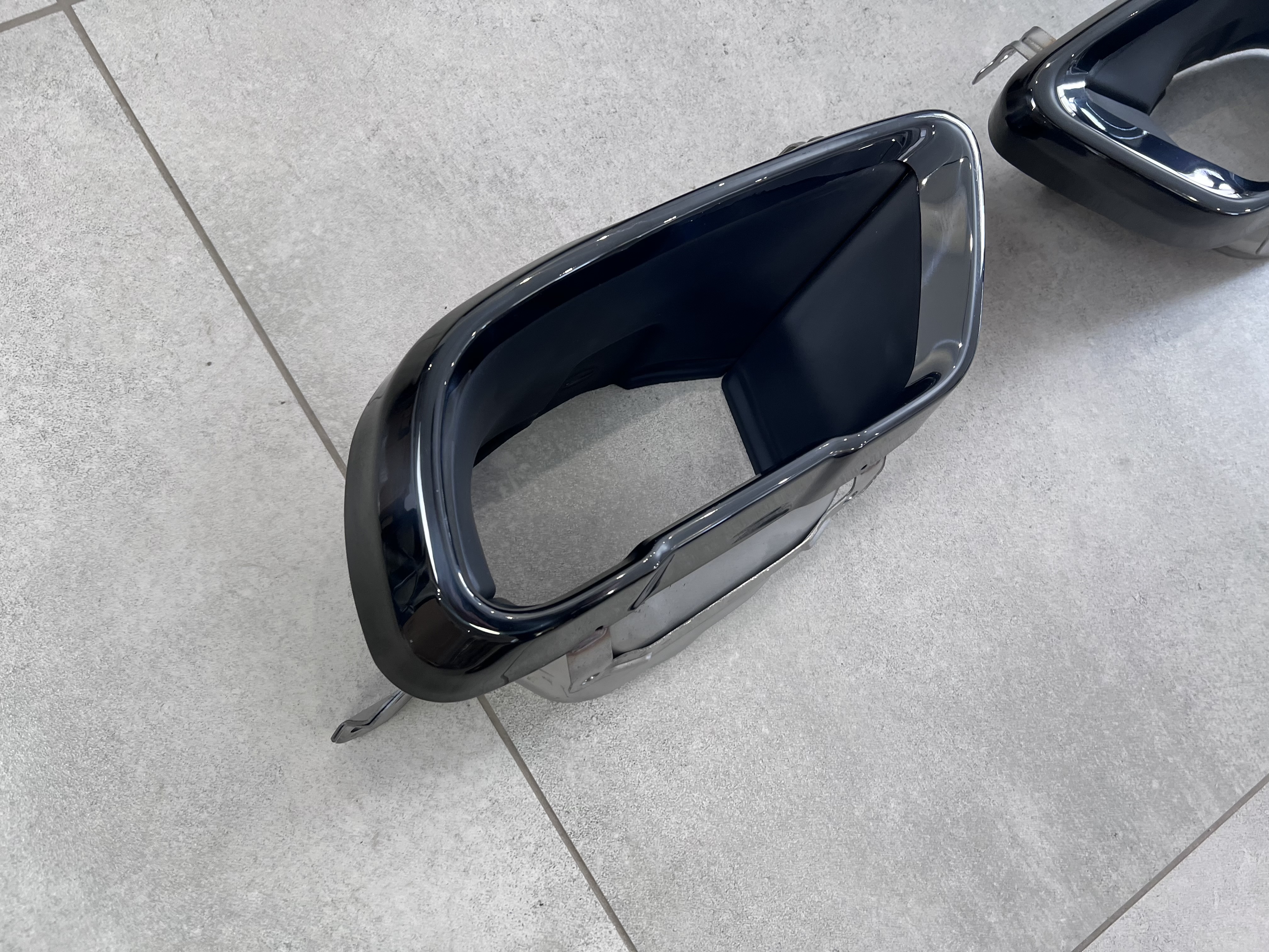 Насадки на вихлопні труби BLACK M Paket BMW X5 G05 / X6 G06 / X7 G07 3