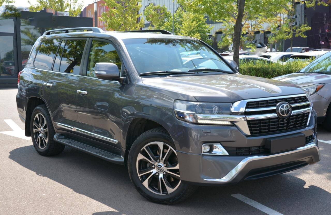 Комплект рестайлінгу з LC200 2008-2015 на 2016 Executive 2