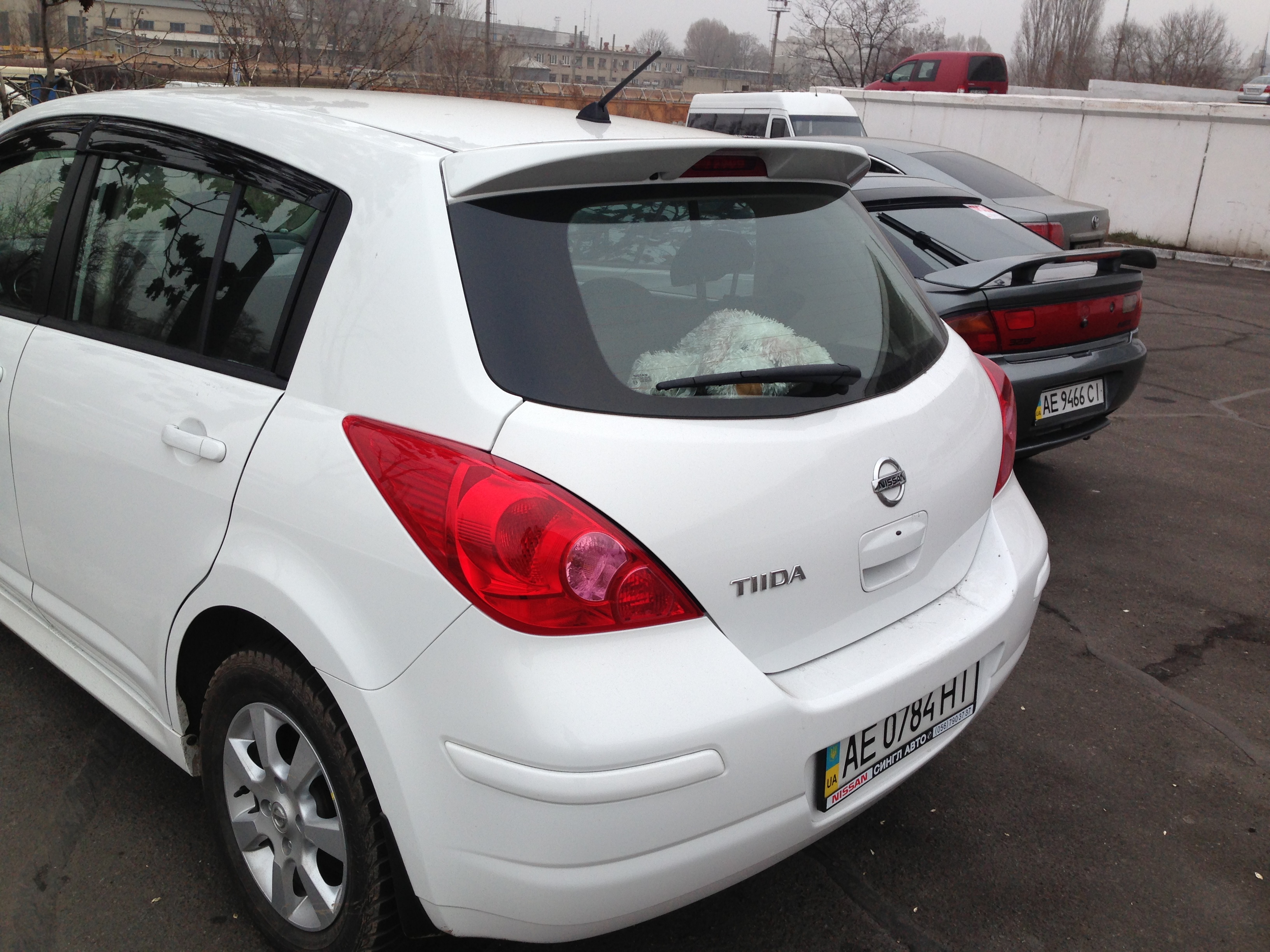 Спойлер козирок Nissan Tiida 2006-2013 ABS пластик під фарбування 4