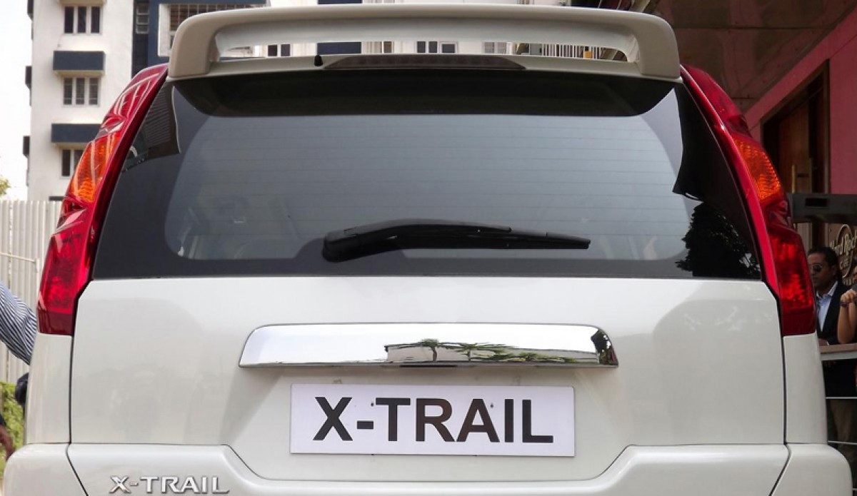 Спойлер козирок Nissan X-Trail 31 2007-2013 ABS пластик під фарбування 2