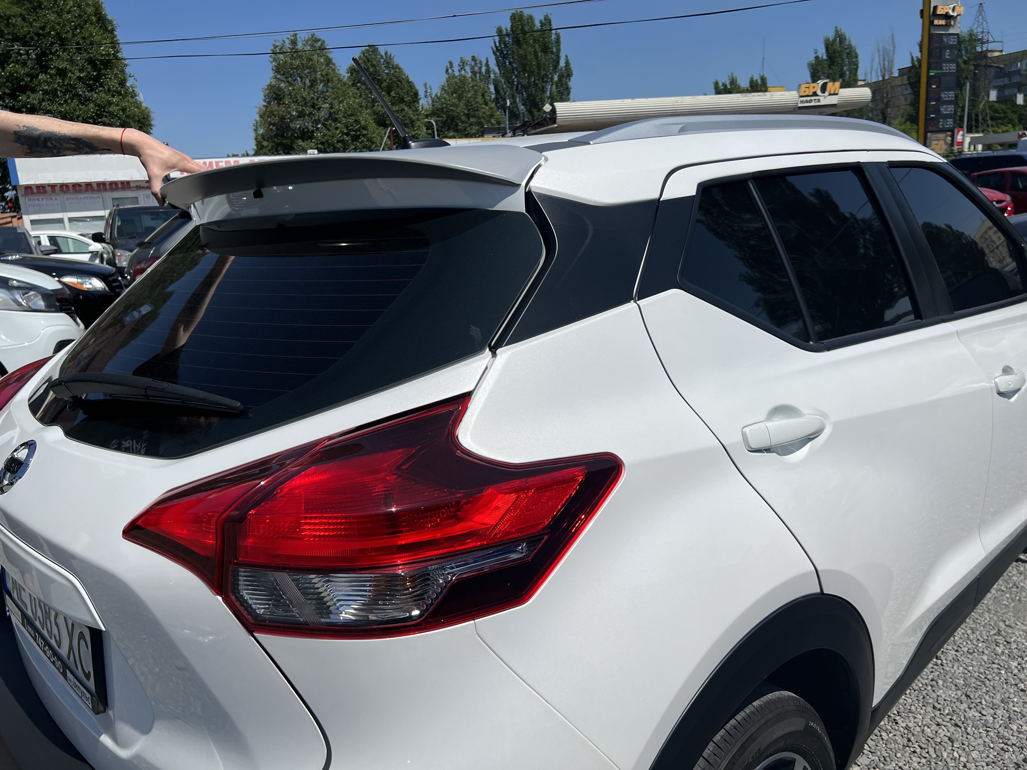 Спойлер козирок задніх дверей Nissan Kicks 2016-2022 ABS пластик під фарбування 2