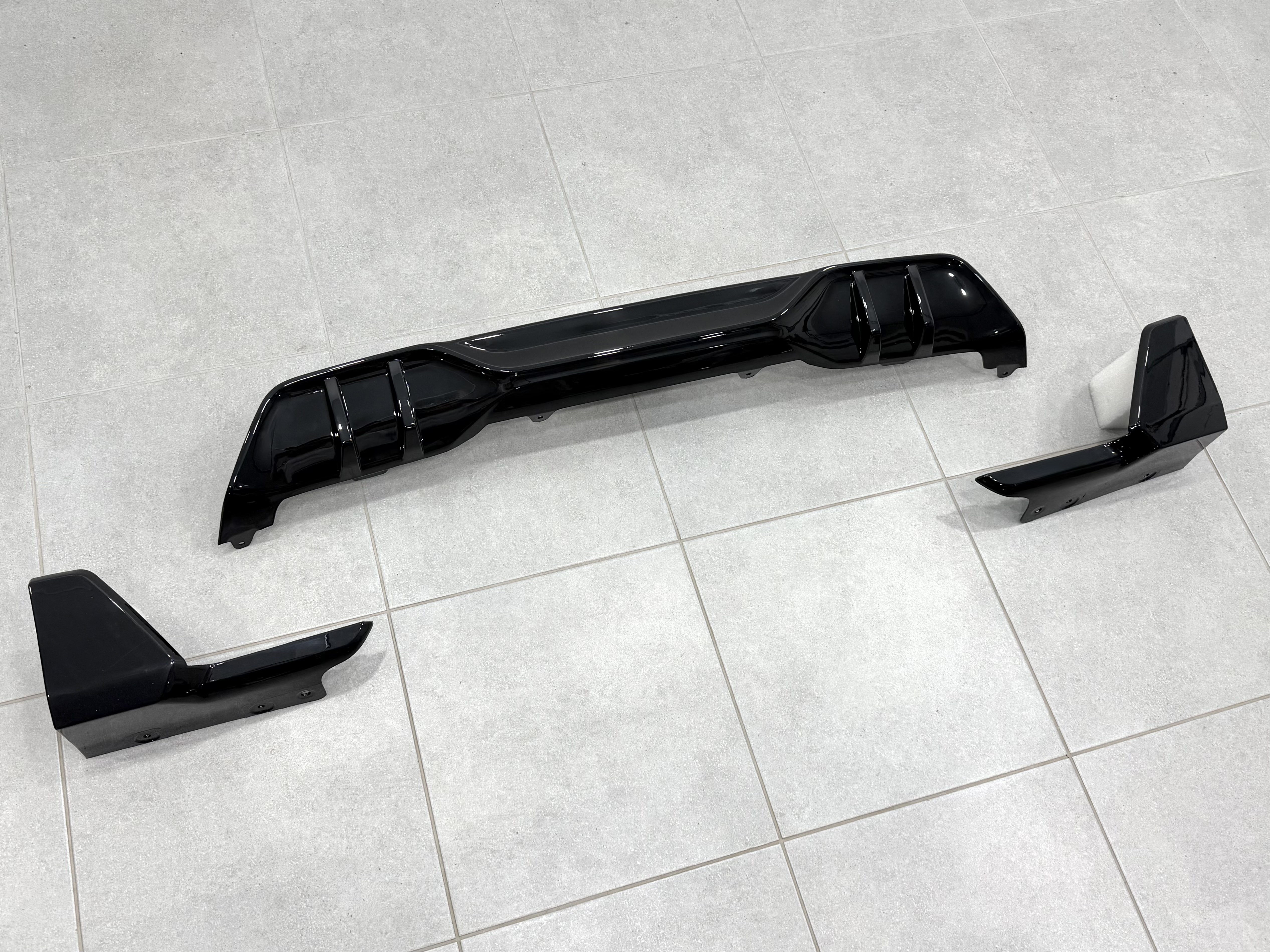 Комплект обвісу M paket LCI Paradigm для BMW X5 G05 2023+, колір чорний глянець 3