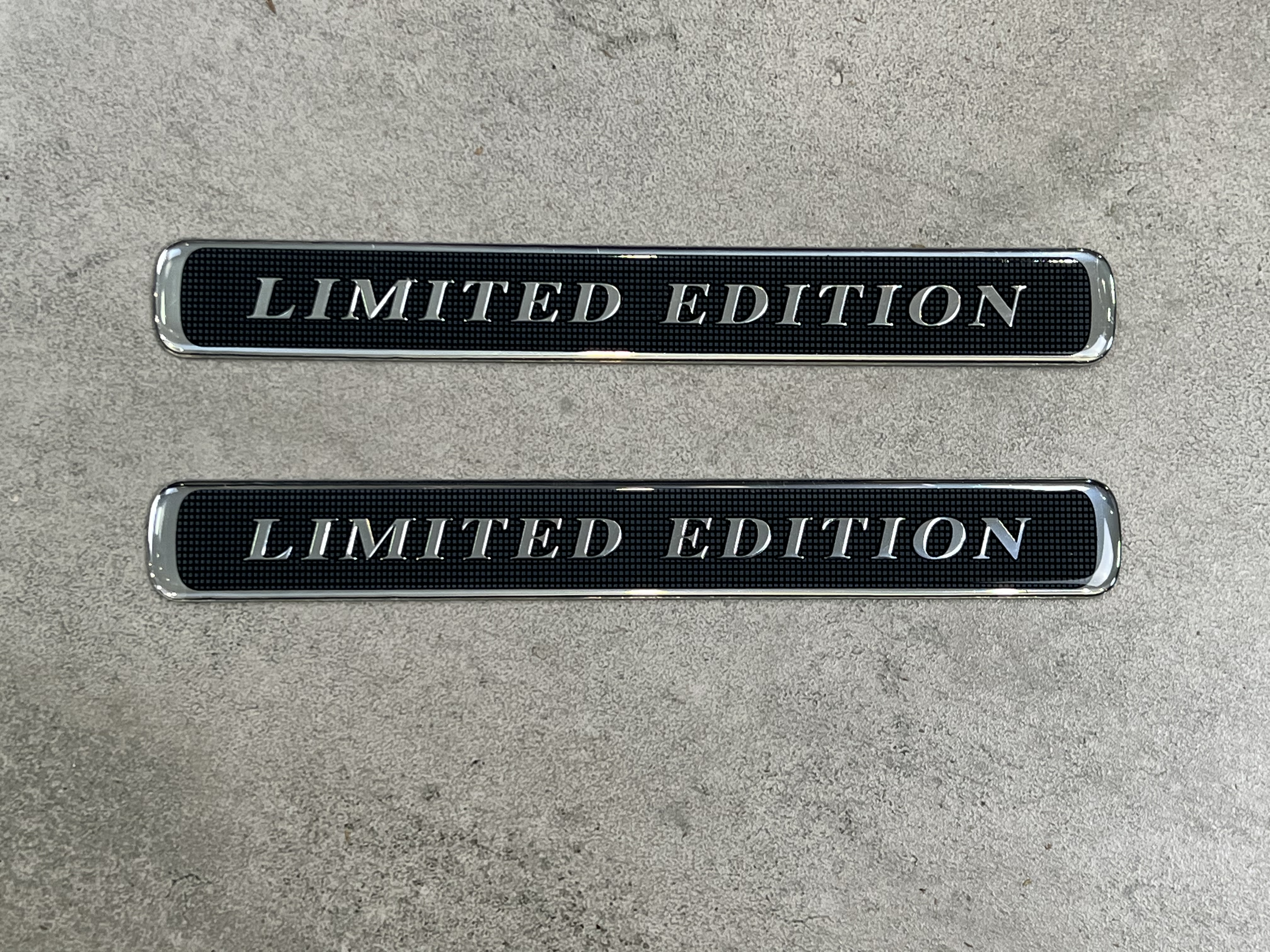Наклейки на кузов Toyota Land Cruiser "LIMITED EDITION" 2шт 3