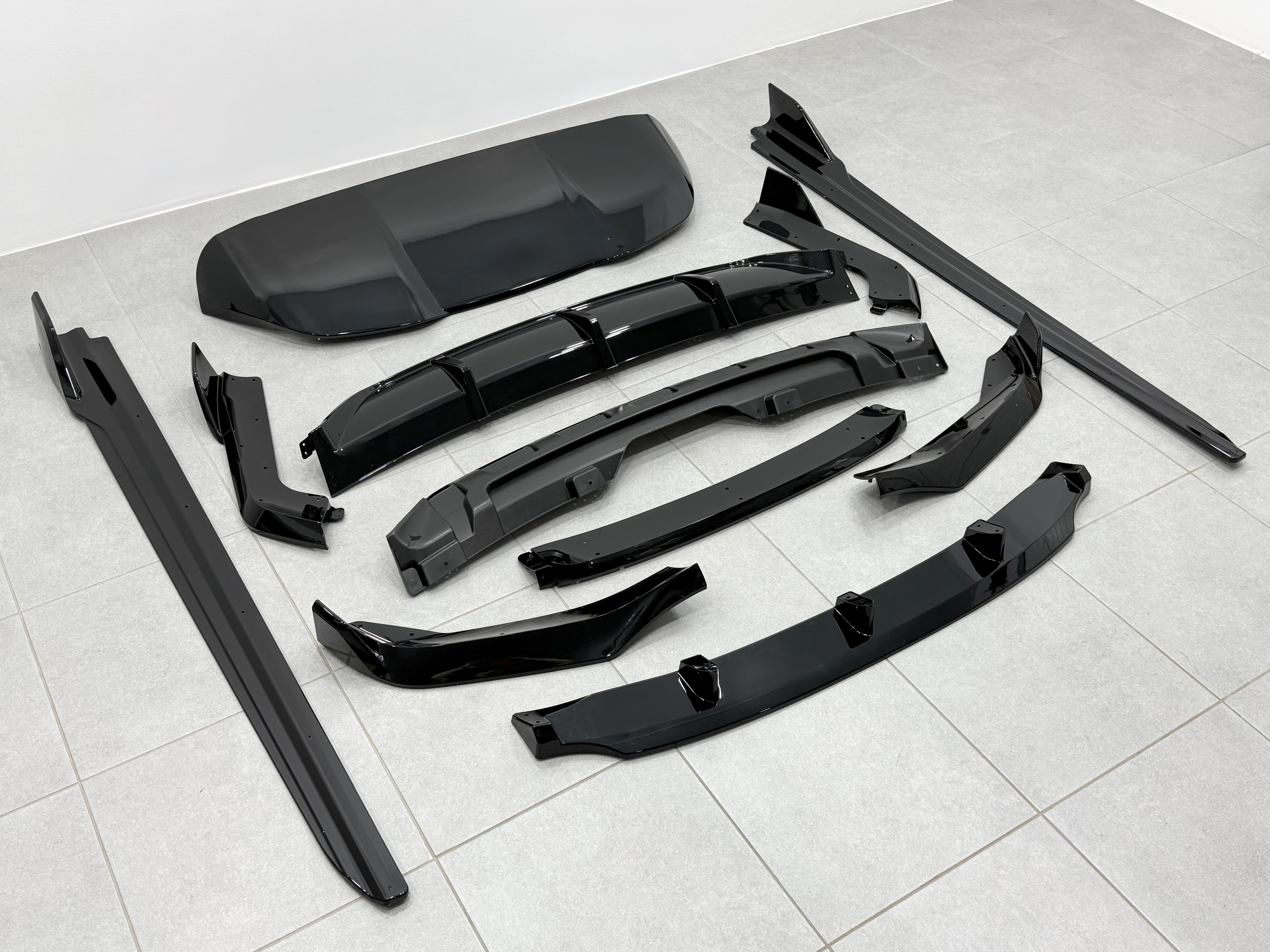 Комплект обвісу M-Performance (юбка, дифузор, леза, козирок) для BMW X5 F15 2014-2018, колір чорний глянець 3